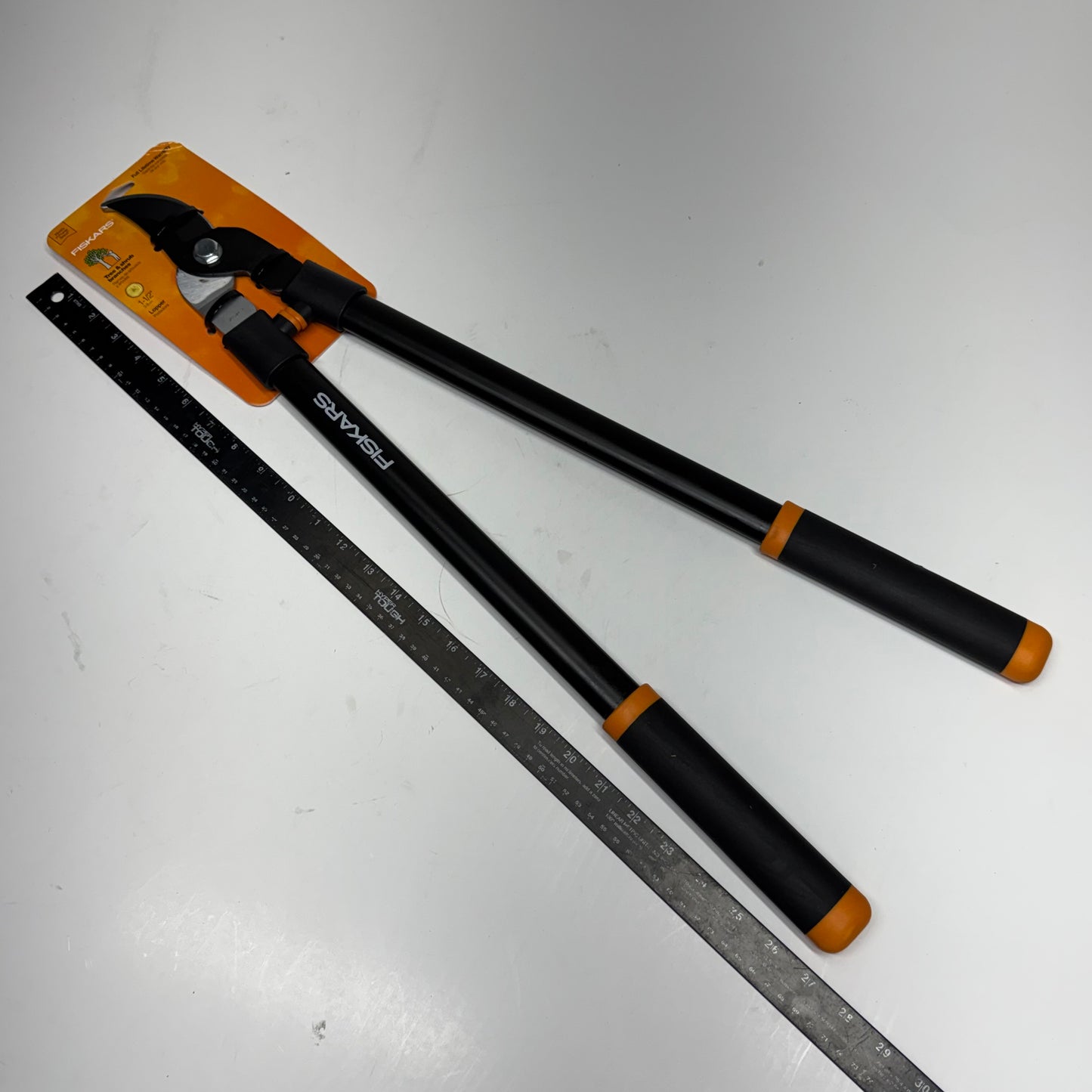 FISKARS Bypass Lopper – 1-1/2" Cut Capacity Low-Friction Steel Blade with Non-Slip Handles