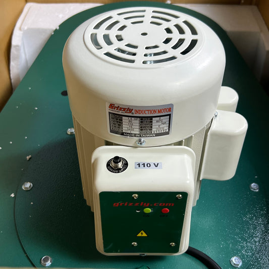 GRIZZLY INDUSTRIAL (1 Box) 1 1/2 HP Cyclone Dust Collector 28" W x 42" L x 23" H