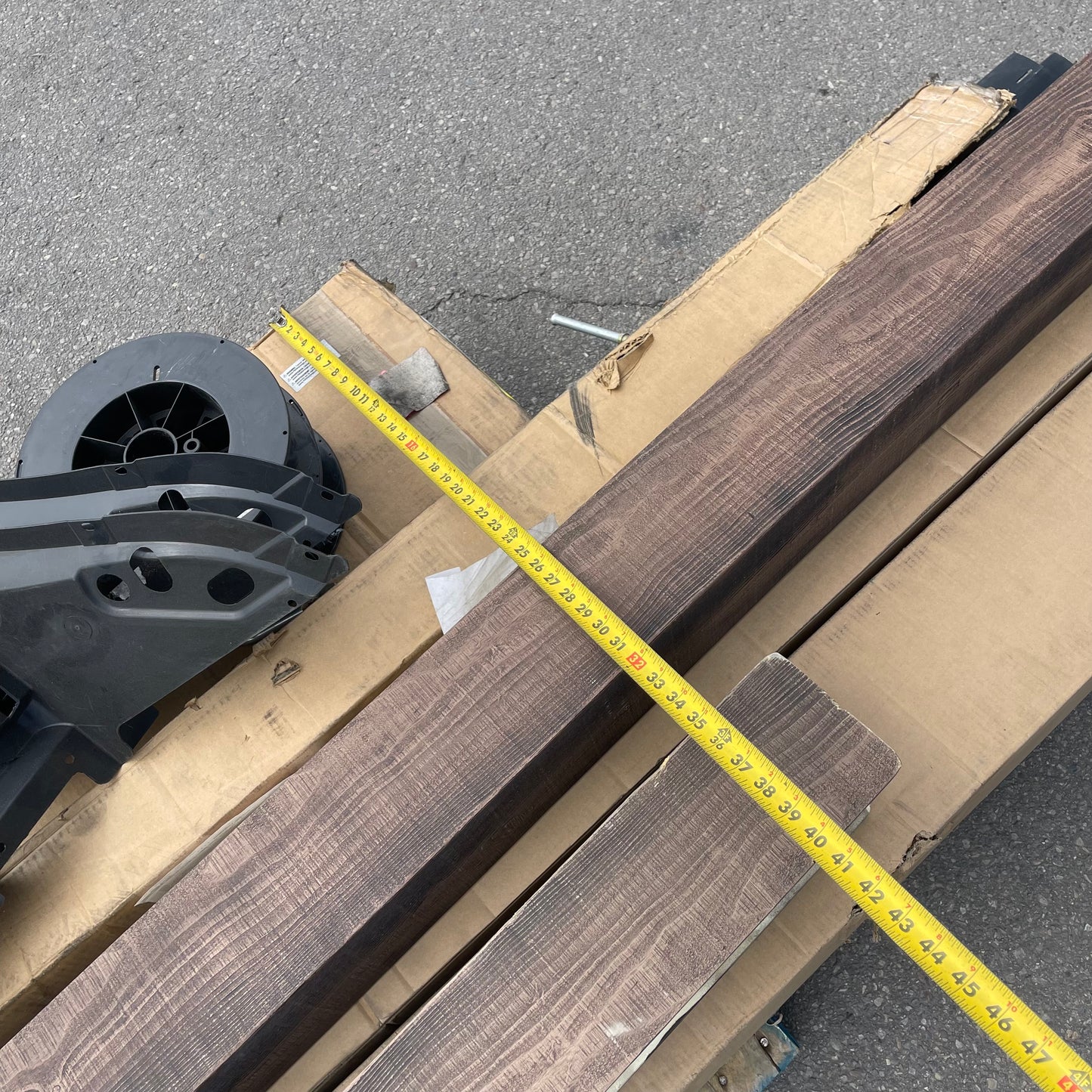ZA@ Pallet of MIXED Plastic Channels, Faux Wood Trim, Fender Liners, Shelf Parts, & More! (AS-IS)