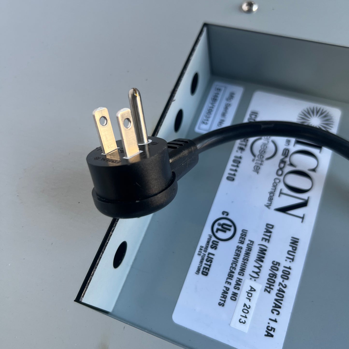 ICON SCENESETTER Fitting Room Mirror LED Light 101110 Sz 60”x24”