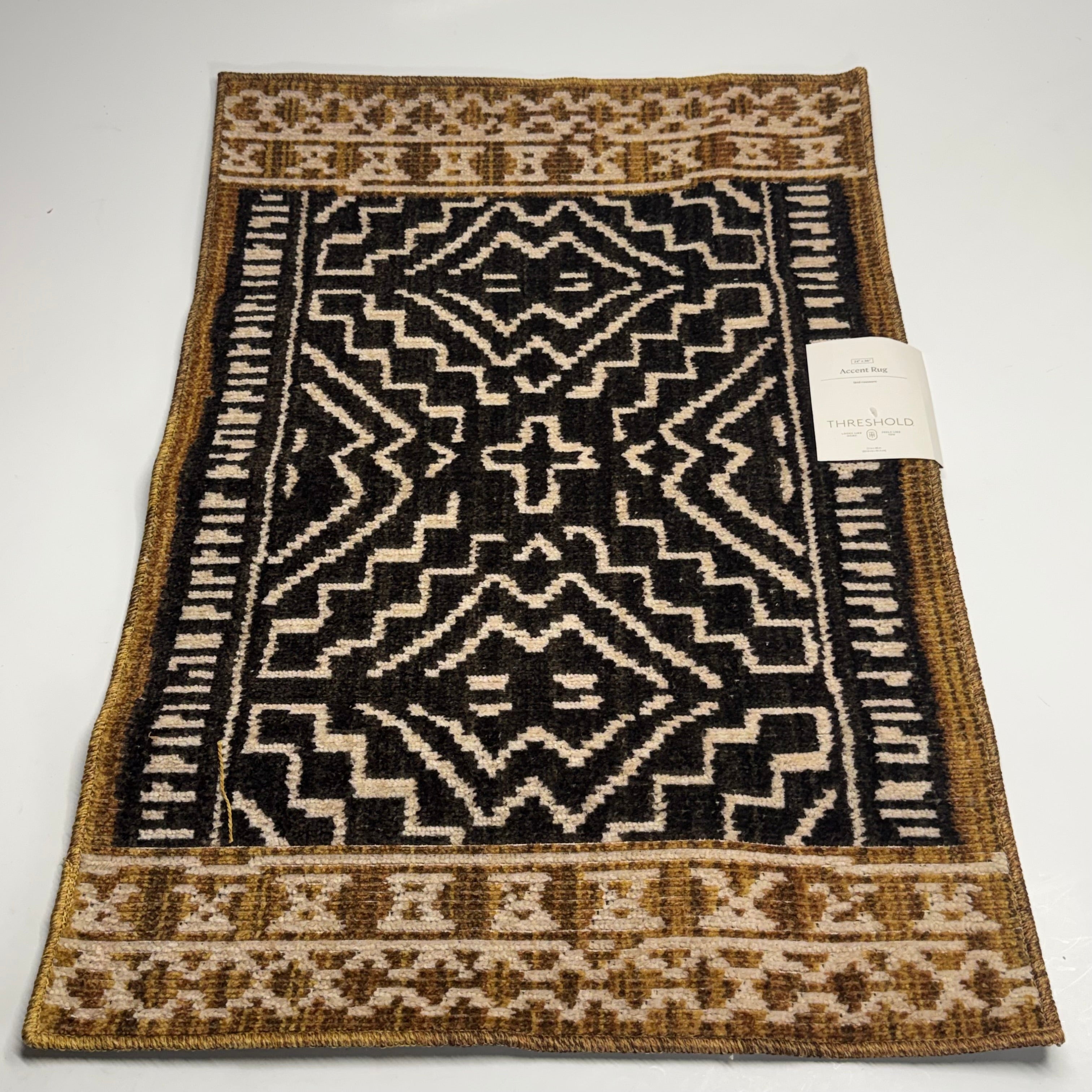 THRESHOLD Global Rug Sz 24