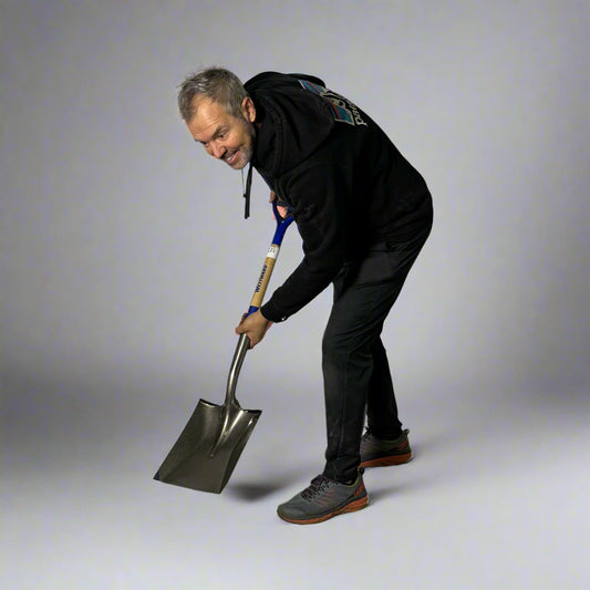 WESTWARD Square Point Shovel 30" 14 Gal, Natural Wood Handle 1WG34A