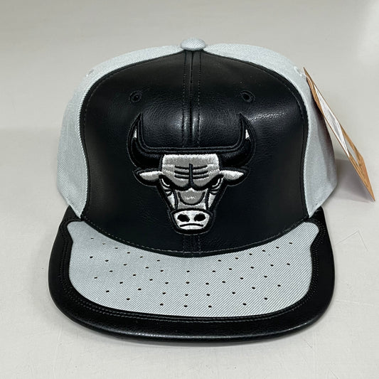 MITCHEL & NESS Chicago Bulls 2.0 Snapback Hat Men's Grey/Black One Size