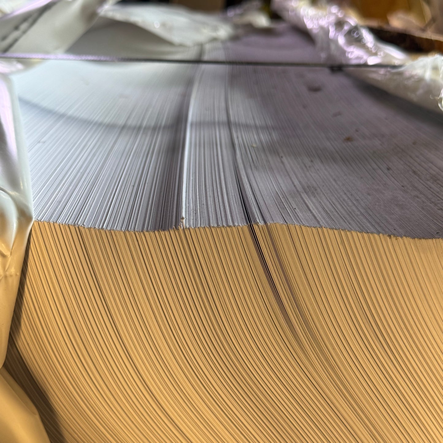 ZA@ Pallet of White Sheets of Paper Sz 40"L x 26.5"W (AS-IS)