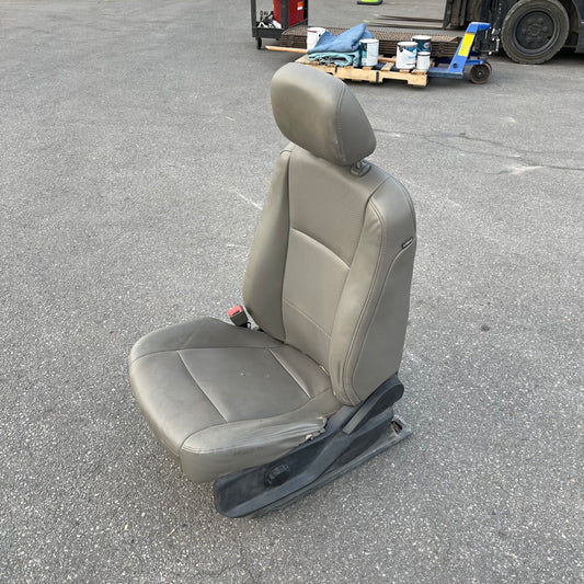 ZA@ Pallet of FORD F-250/F-150 Front Seat (USED)
