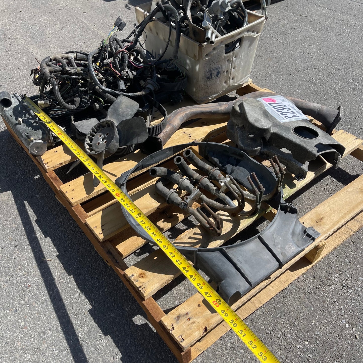 ZA@ Pallet of MIXED Engine Parts (AS-IS)