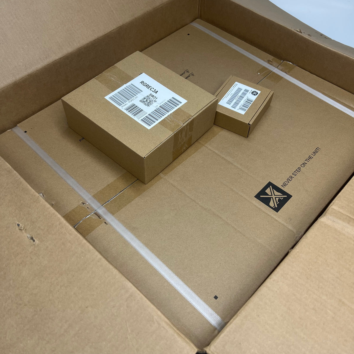 GE APPLIANCES Air Conditioner Ceiling Assembly 120 Volt White RVACS-NKITW