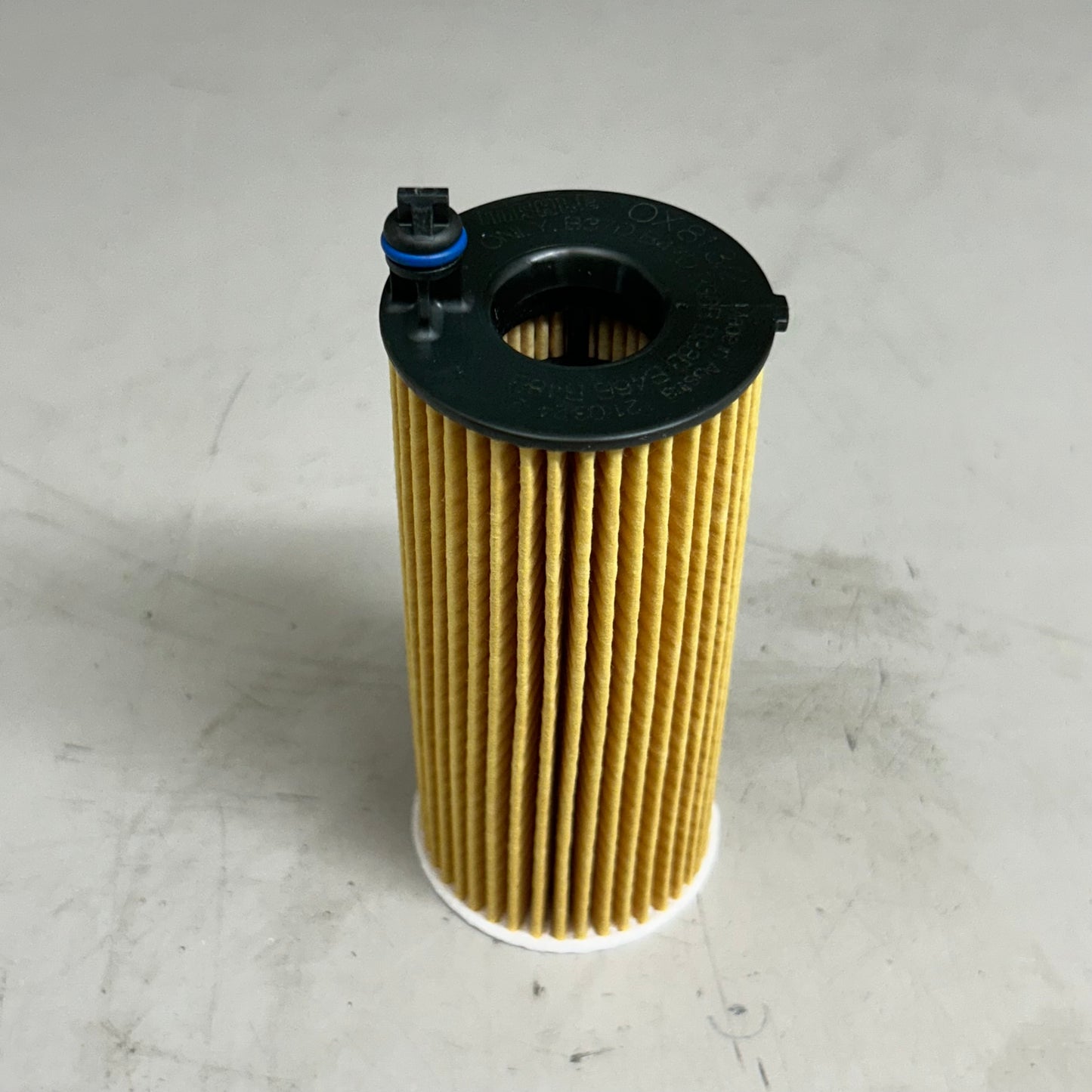 MAHLE Engine Oil Filter Replacement Part For BMW 813/2D