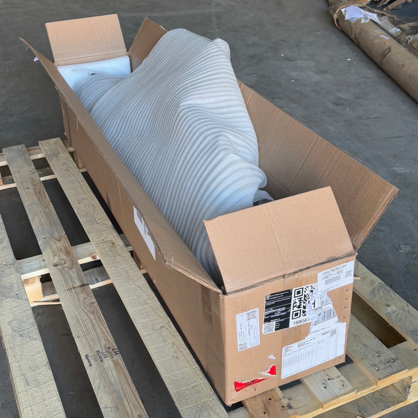 TESLA Slat System Tonneau Retractable Cover 1906561-00-D 59"W Black New Other