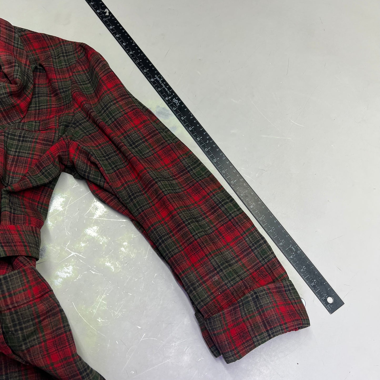 PENDLETON WOOLEN MILLS 100% Virgin Wool Rob Men's Sz M Plaid Red/Green (Used)