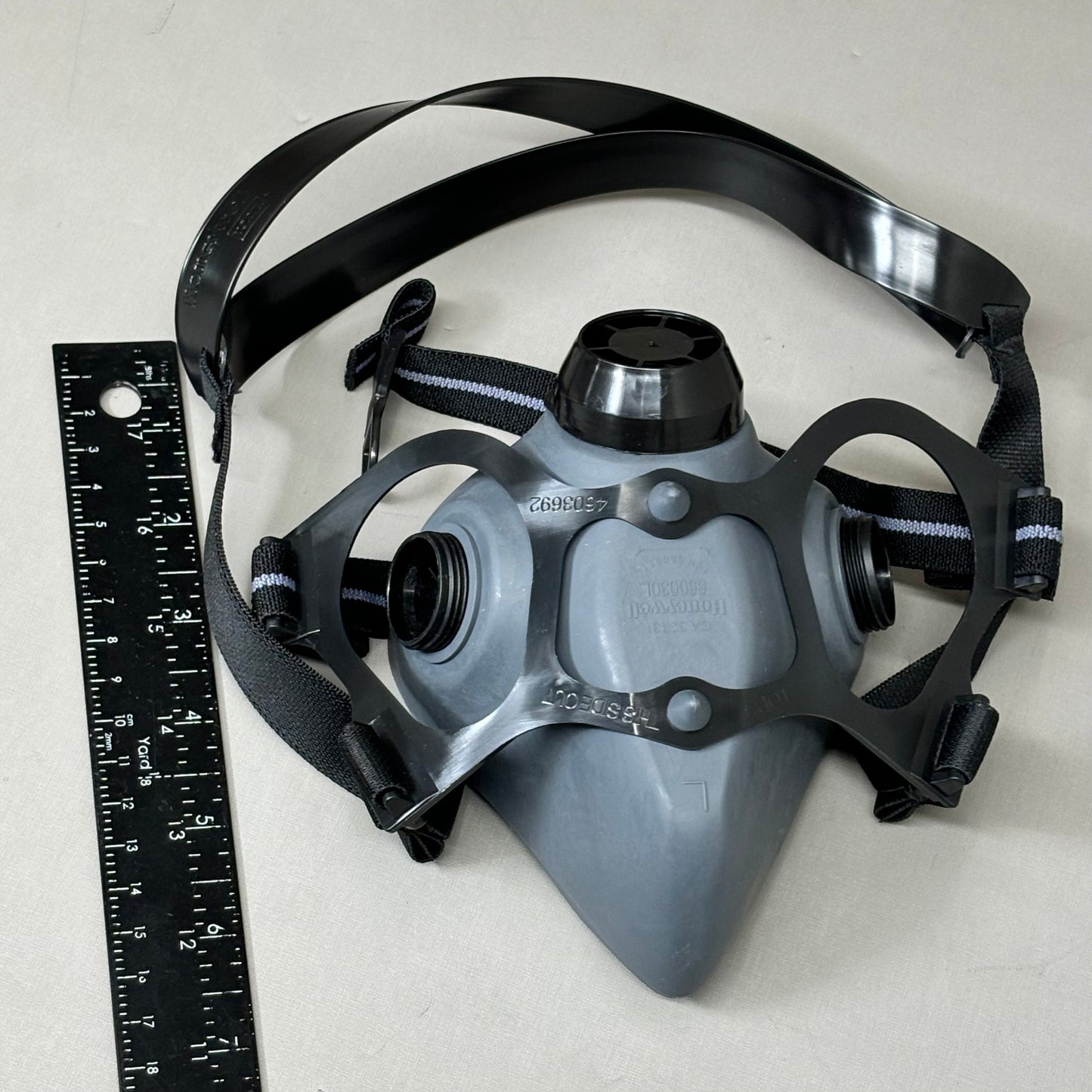 HONEYWELL Half Face Respirator North Dual Cartridge 5500 Series Sz L Black 52572