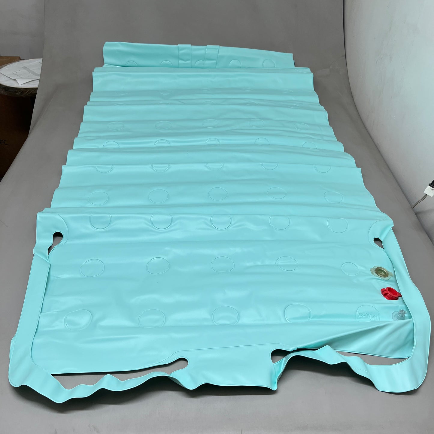 MOLNLYCKE Inflatable Static Air Mattress w/ Hand Pump Twin Teal 1400102