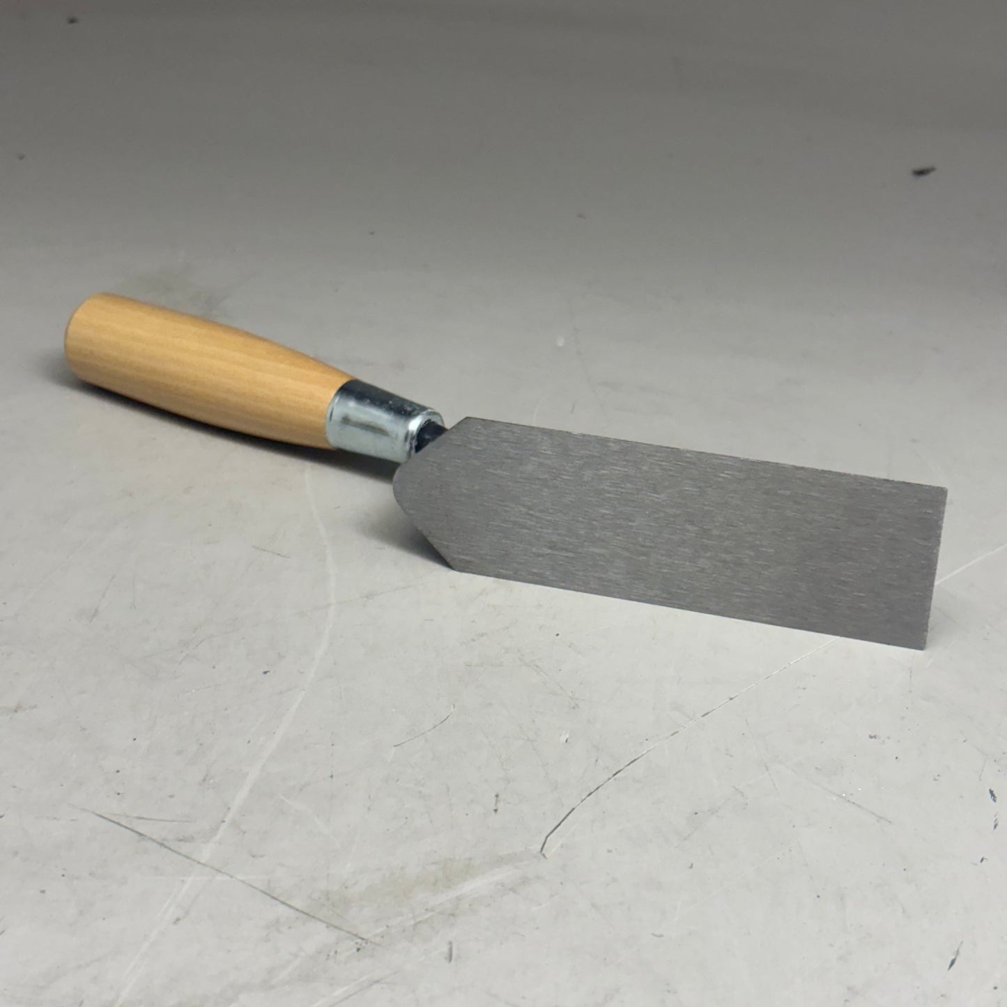 KRAFT TOOL CO Margin Trowel with Wood Handle 5" x 1-1/2" GG431