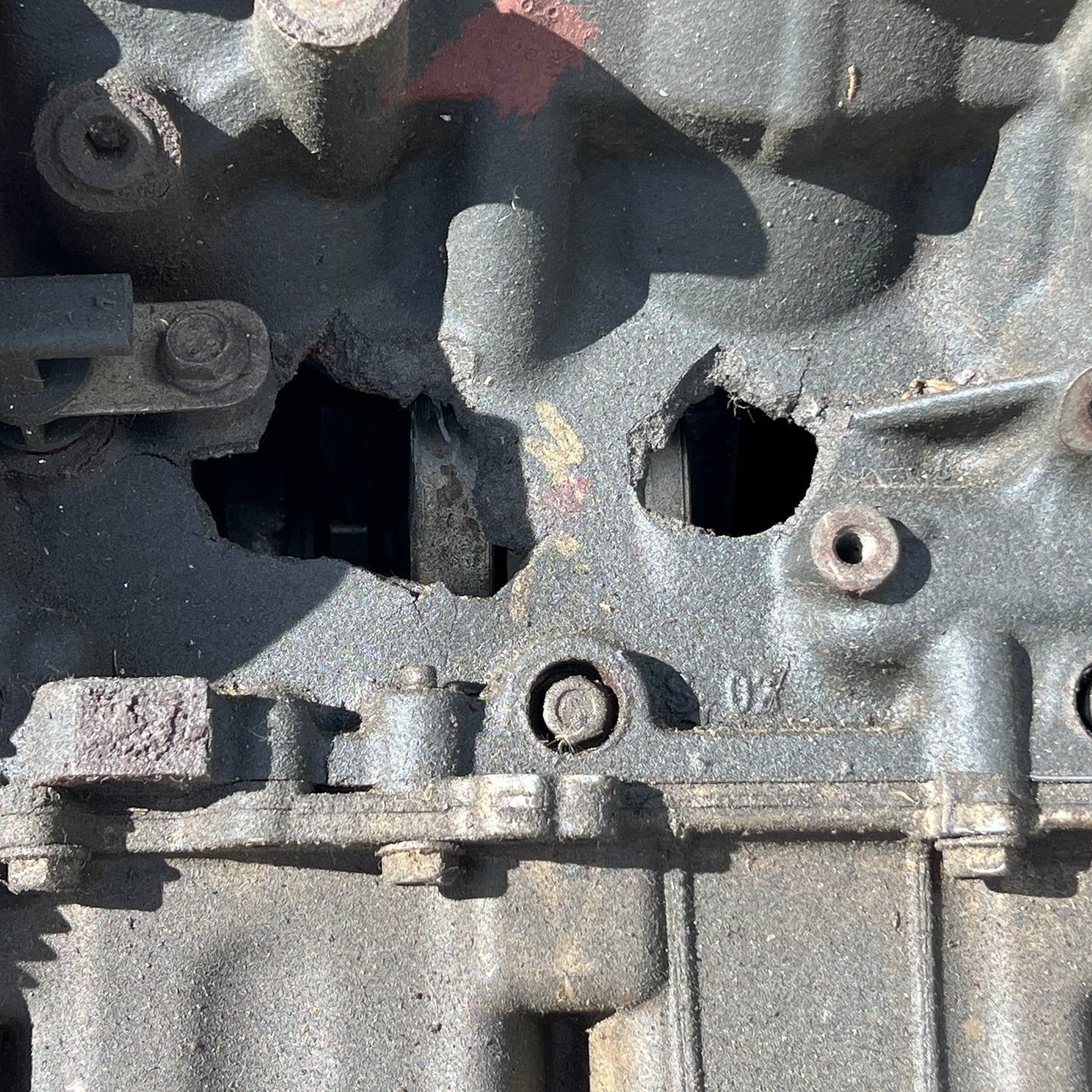 ZA@ Pallet of MIXED V8 Automotive Engine Assembly (AS-IS)