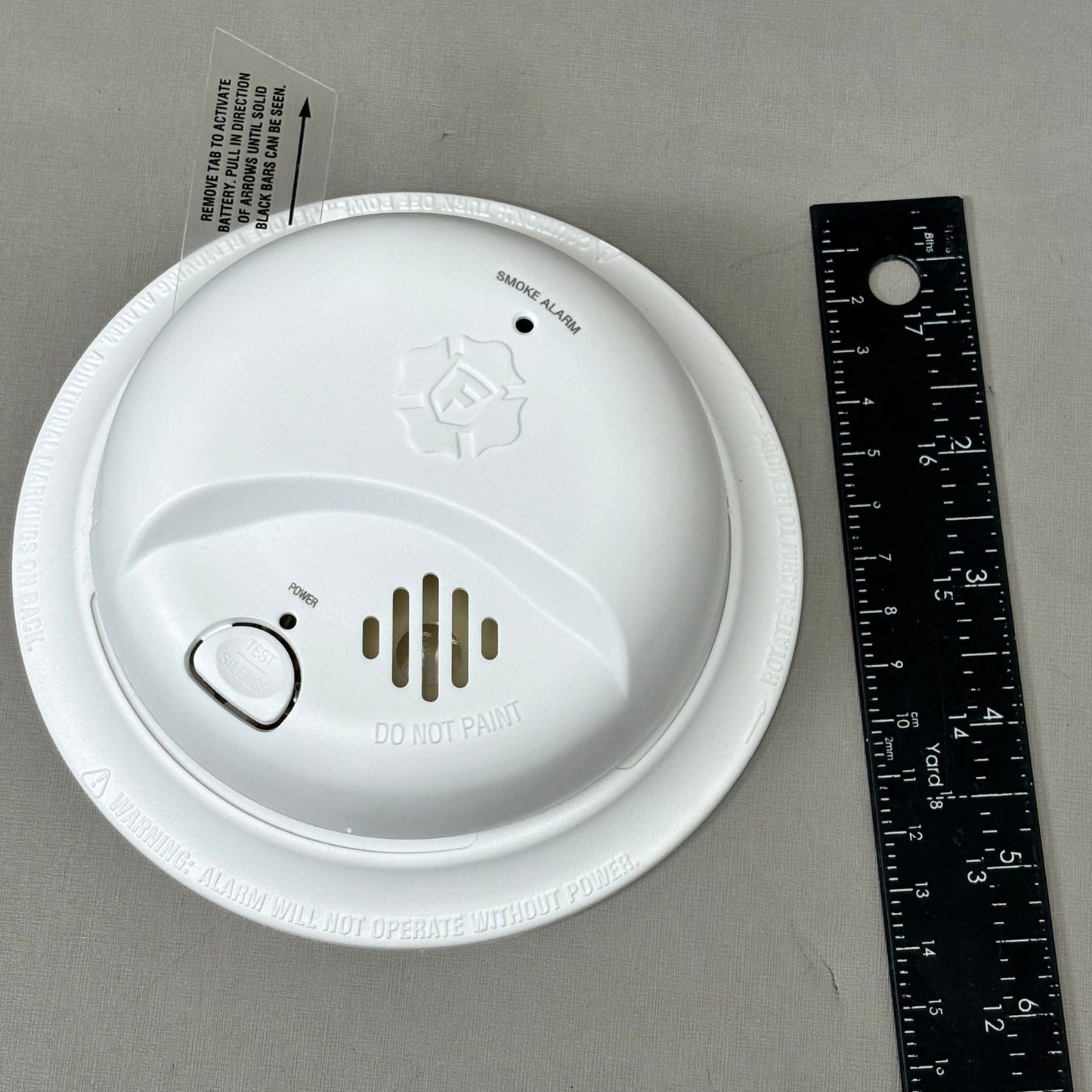 FIRST ALERT Battery-Operated Smoke Alarm Early Warning 9V Alkaline White 1046829