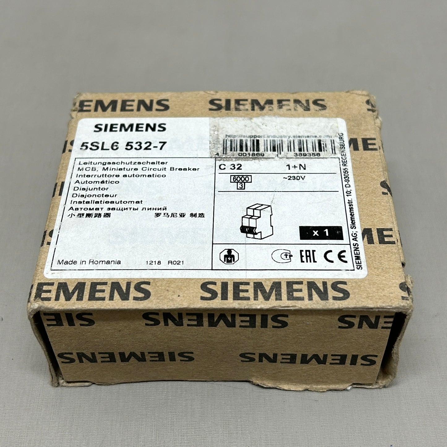 SIEMENS Miniature Circuit Breaker 230 V 6kA, 32 A, D=70 mm Off-White 5SL6532-7 (New)