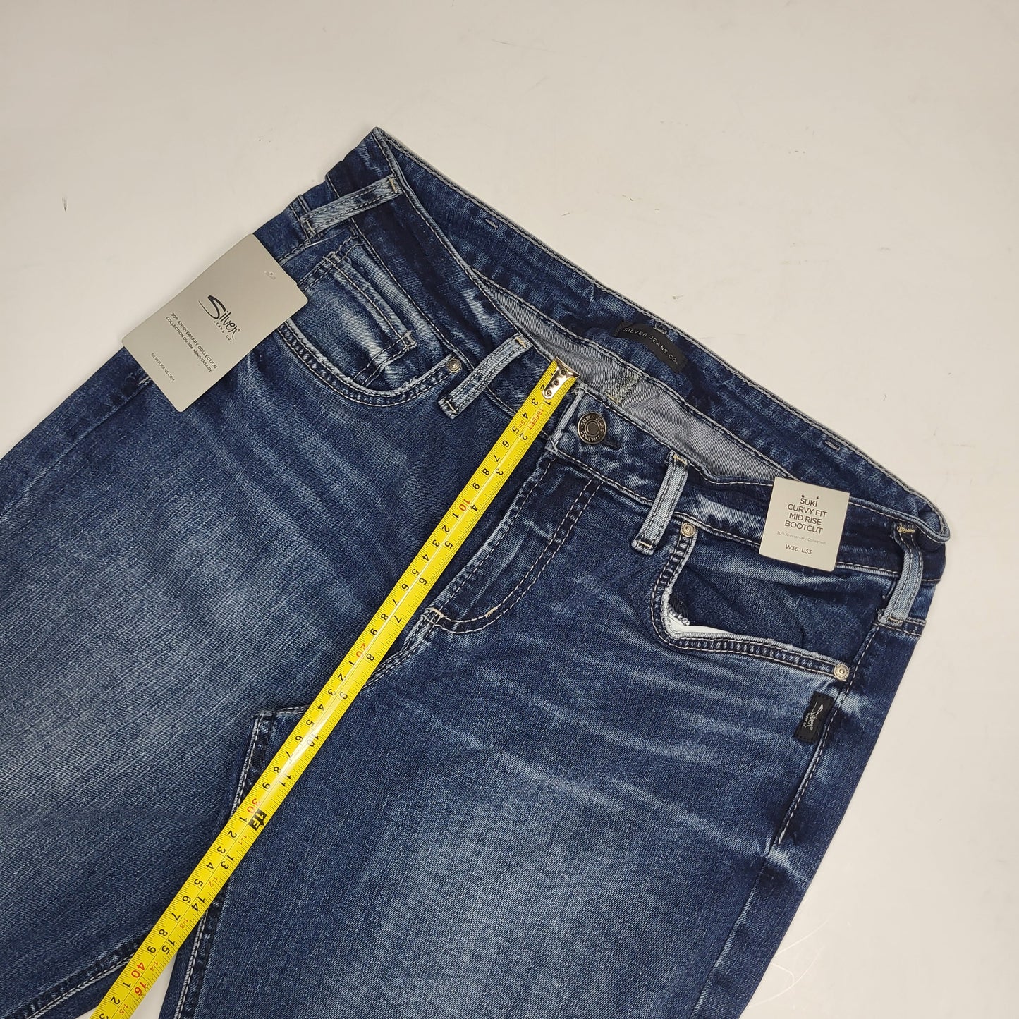 SILVER JEANS CO. Suki Curvy Fit Mid Rise 30th Anniversary Bootcut 36/33 Indigo