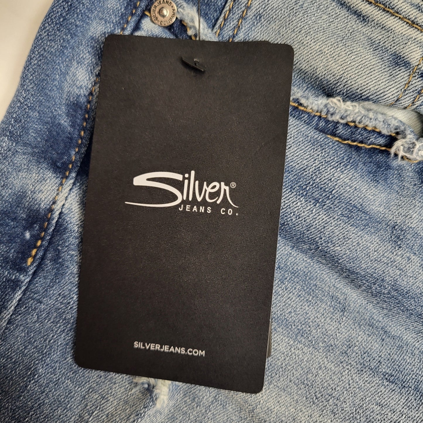 SILVER JEANS CO. Suki Curvy Fit Skinny Leg Eco Friendly Sz 34/29 Light Indigo