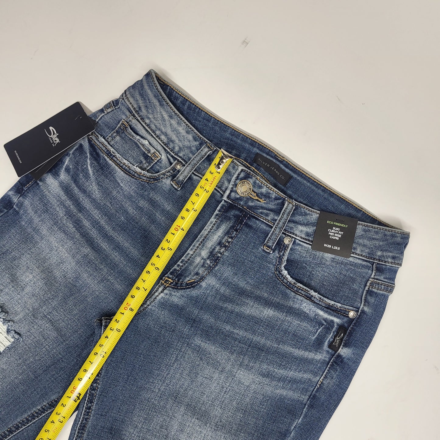 SILVER JEANS CO. Suki Curvy Fit Mid Rise Capri Eco Friendly Sz 29/23.5 Indigo