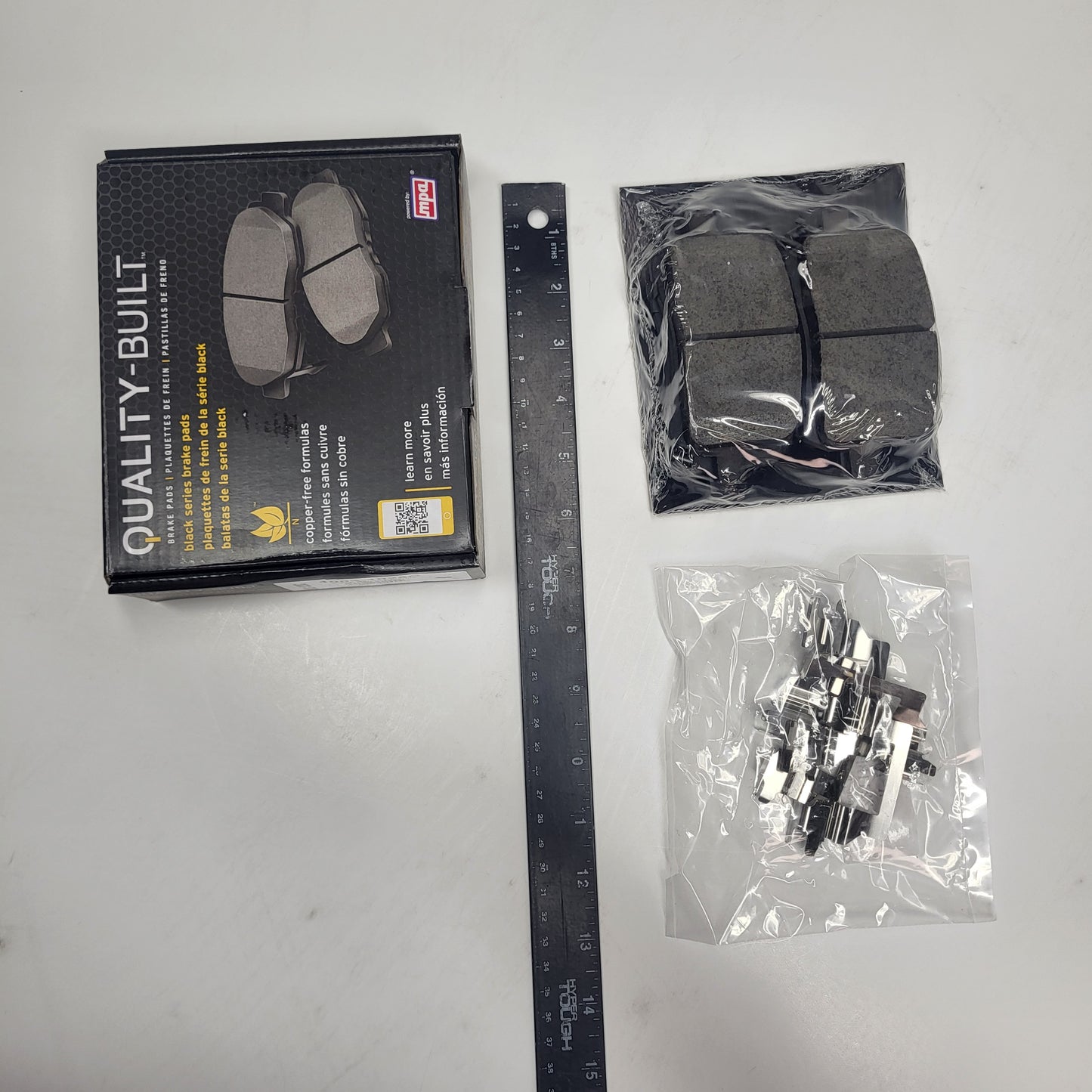 QUALITY-BUILT Ceramic Disc Brake Pad Set Black Front 1003-1028C