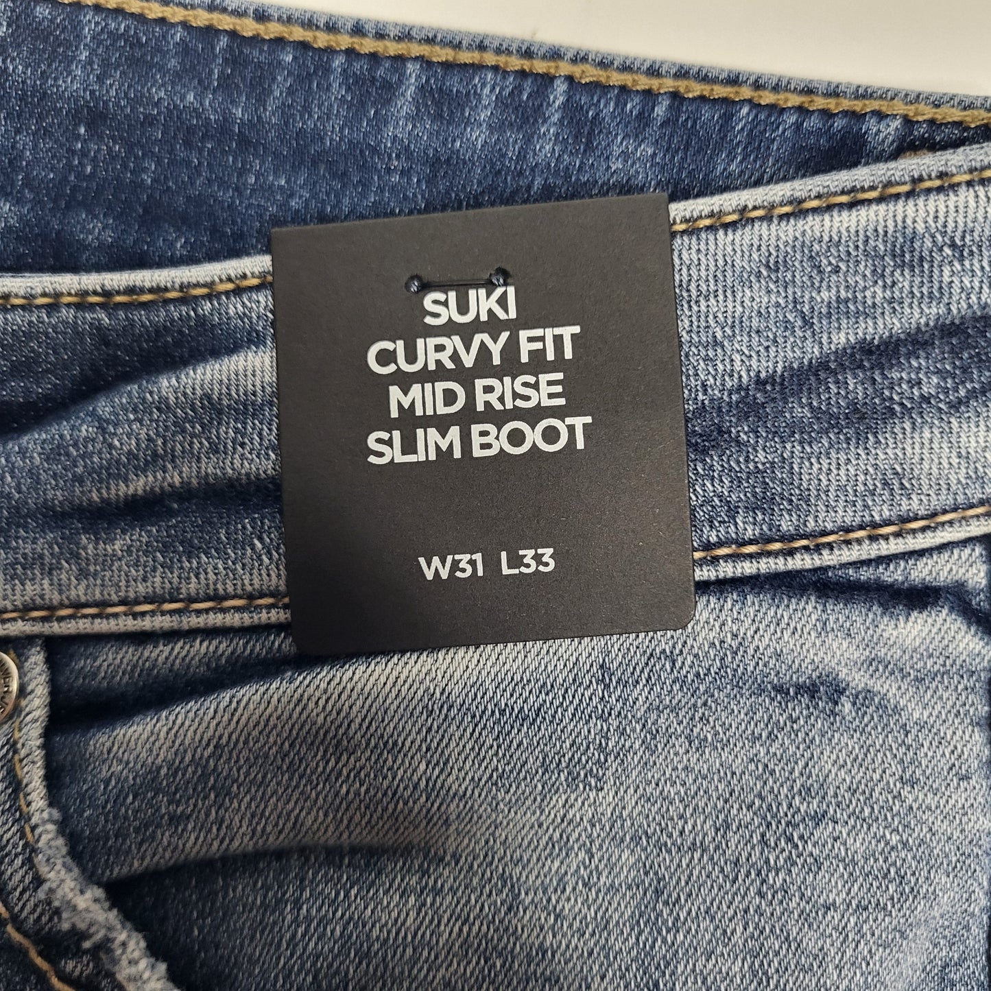 SILVER JEANS CO. Suki Curvy Fit Mid Rise Slim Boot Sz 31/33 Light Indigo