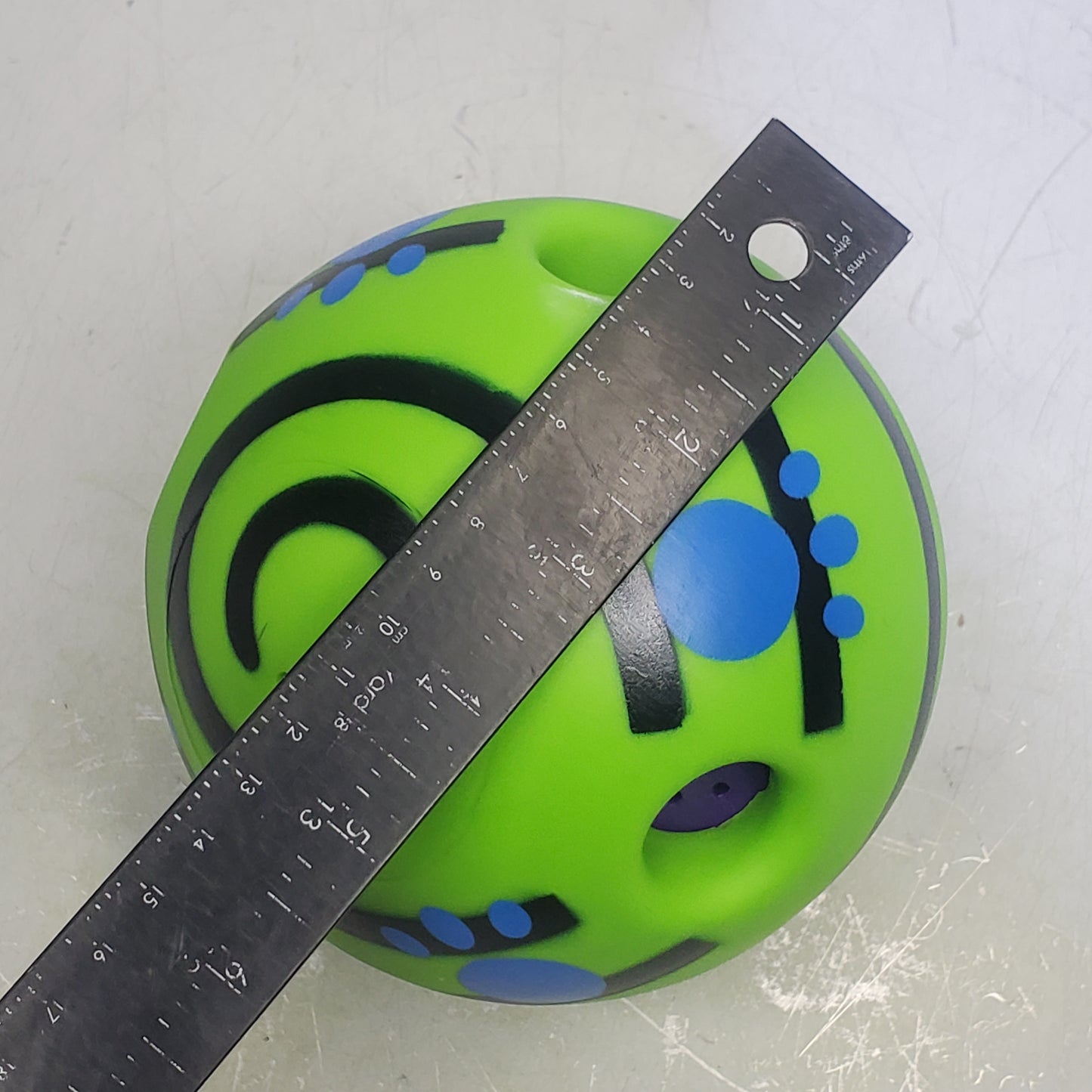 ZA@ GOUQIU (3 Pack) Durable Hard Plastic Giggle Ball Dog Toy 5.5" Dia. Green F