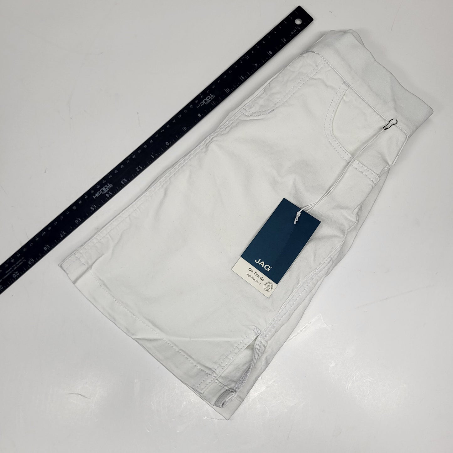 JAG On-the-go Mid Rise Pull-On Skort Womens Sz 0 White J3101TWL616