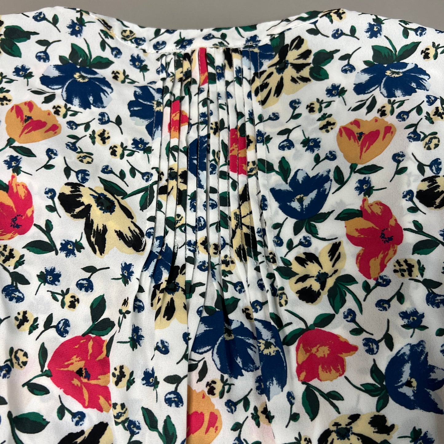 CHELSEA & THEODORE Sleeveless Blouse Women's Size M Bash Floral White 2165072 (NEW)