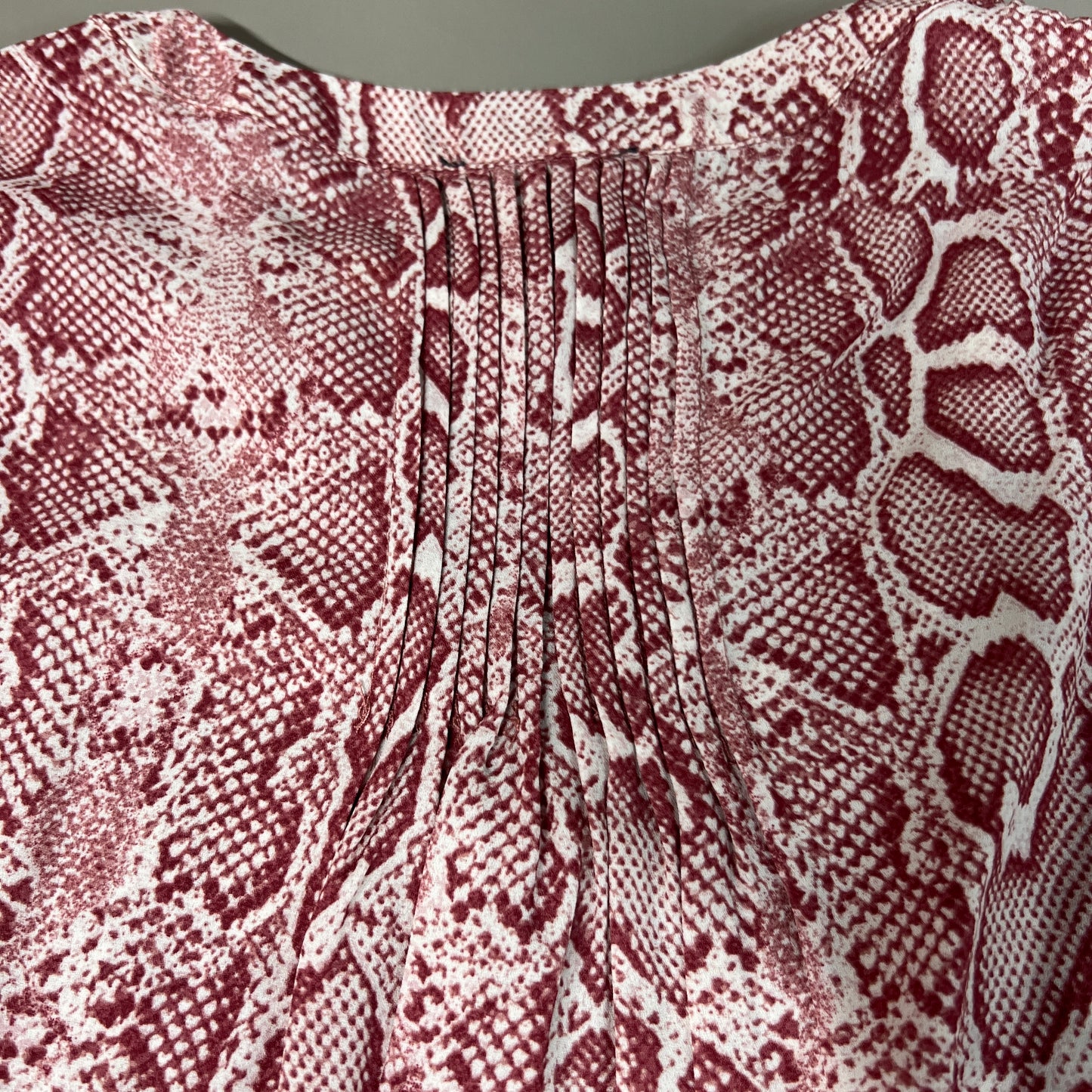 CHELSEA & THEODORE Sleeveless Blouse Women's Size M Pink Python 2165072 (NEW)