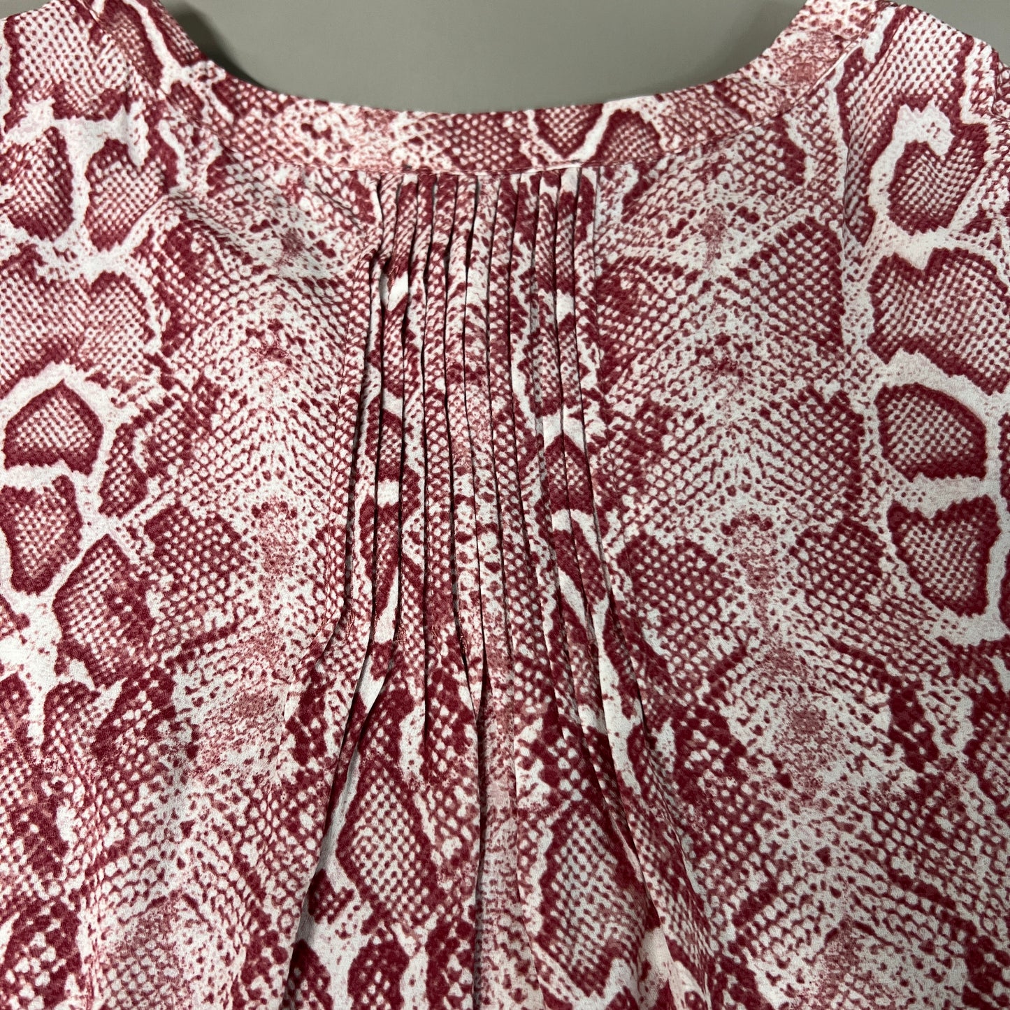 CHELSEA & THEODORE Sleeveless Blouse Women's Size L Pink Python 2165072 (NEW)