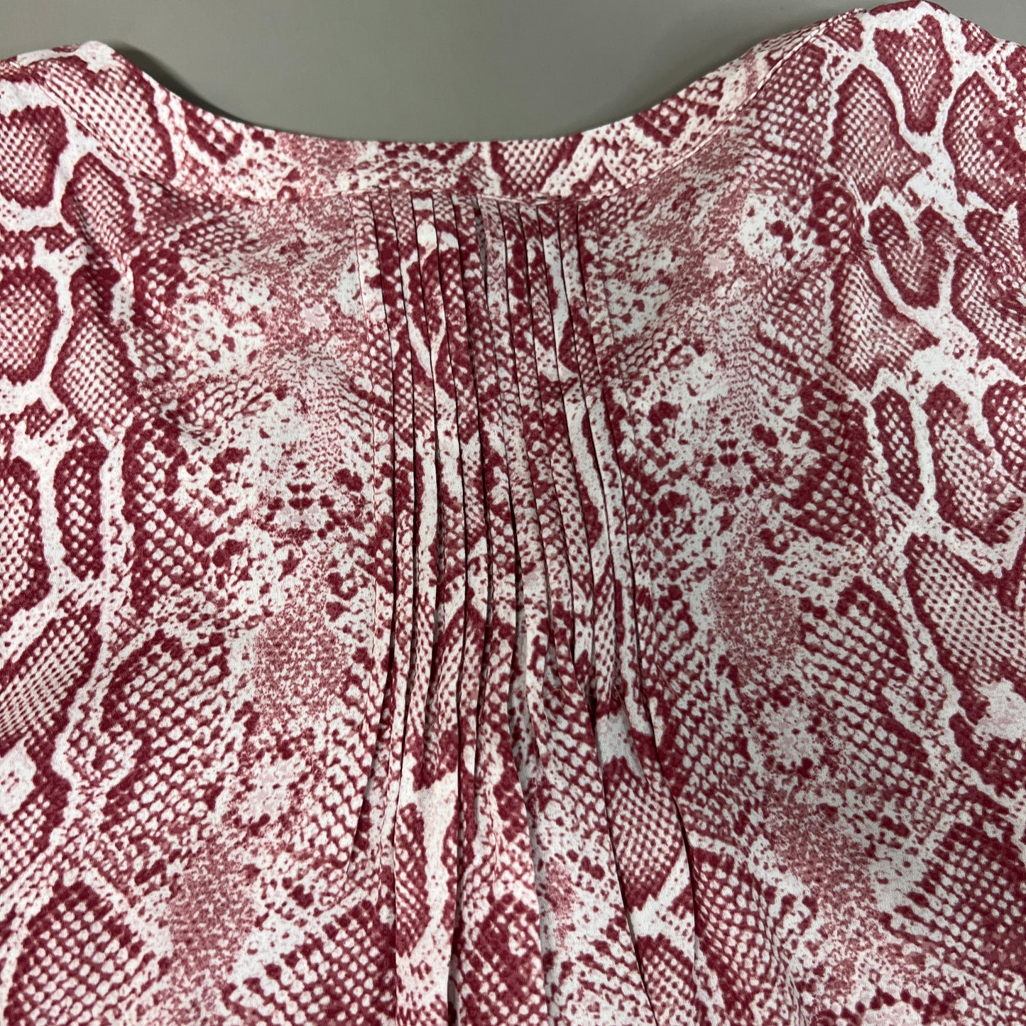 CHELSEA & THEODORE Sleeveless Blouse Women's Size XL Pink Python 2165072 (NEW)