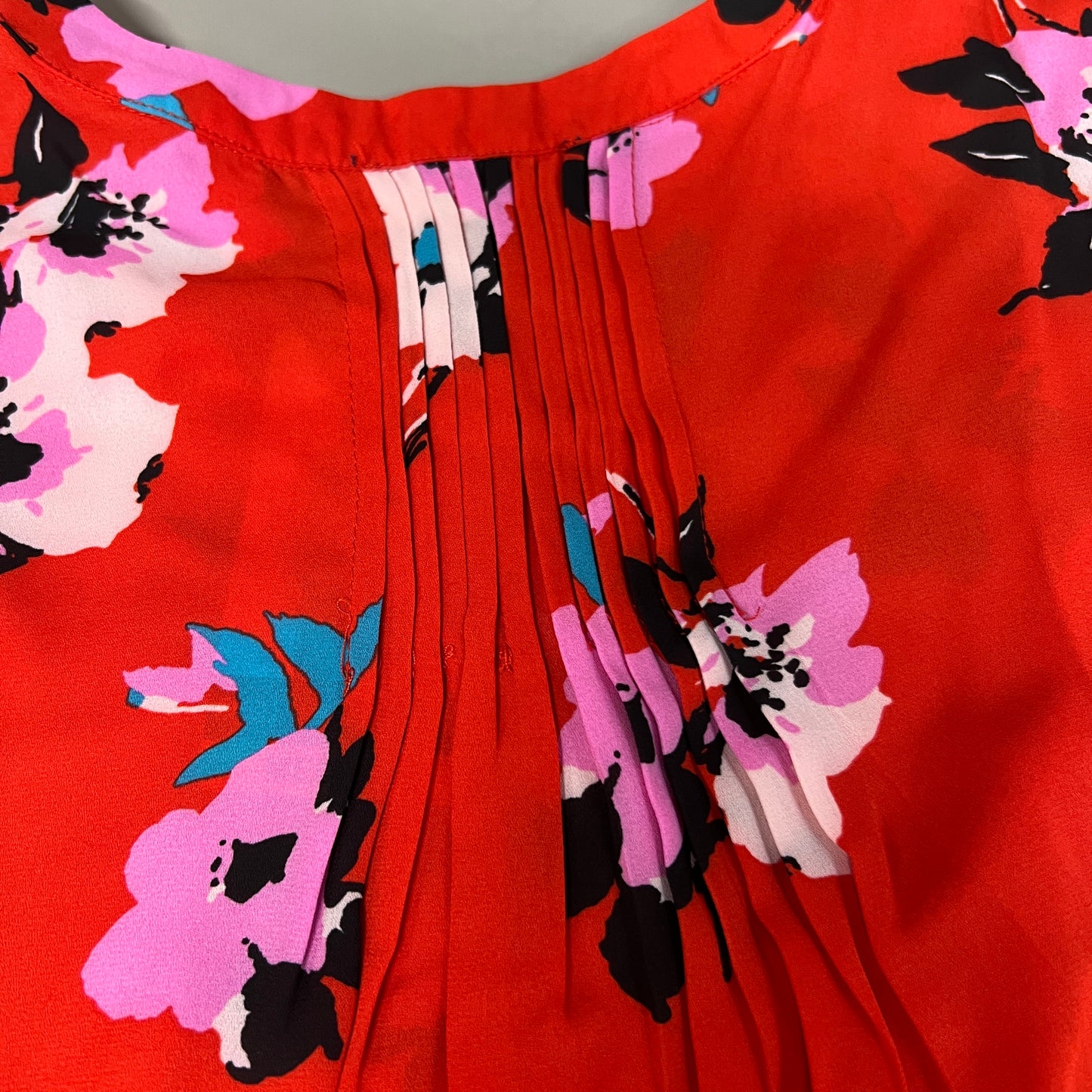 CHELSEA & THEODORE Sleeveless Blouse Women's Size M Red Floral Paisley 2165072 (NEW)