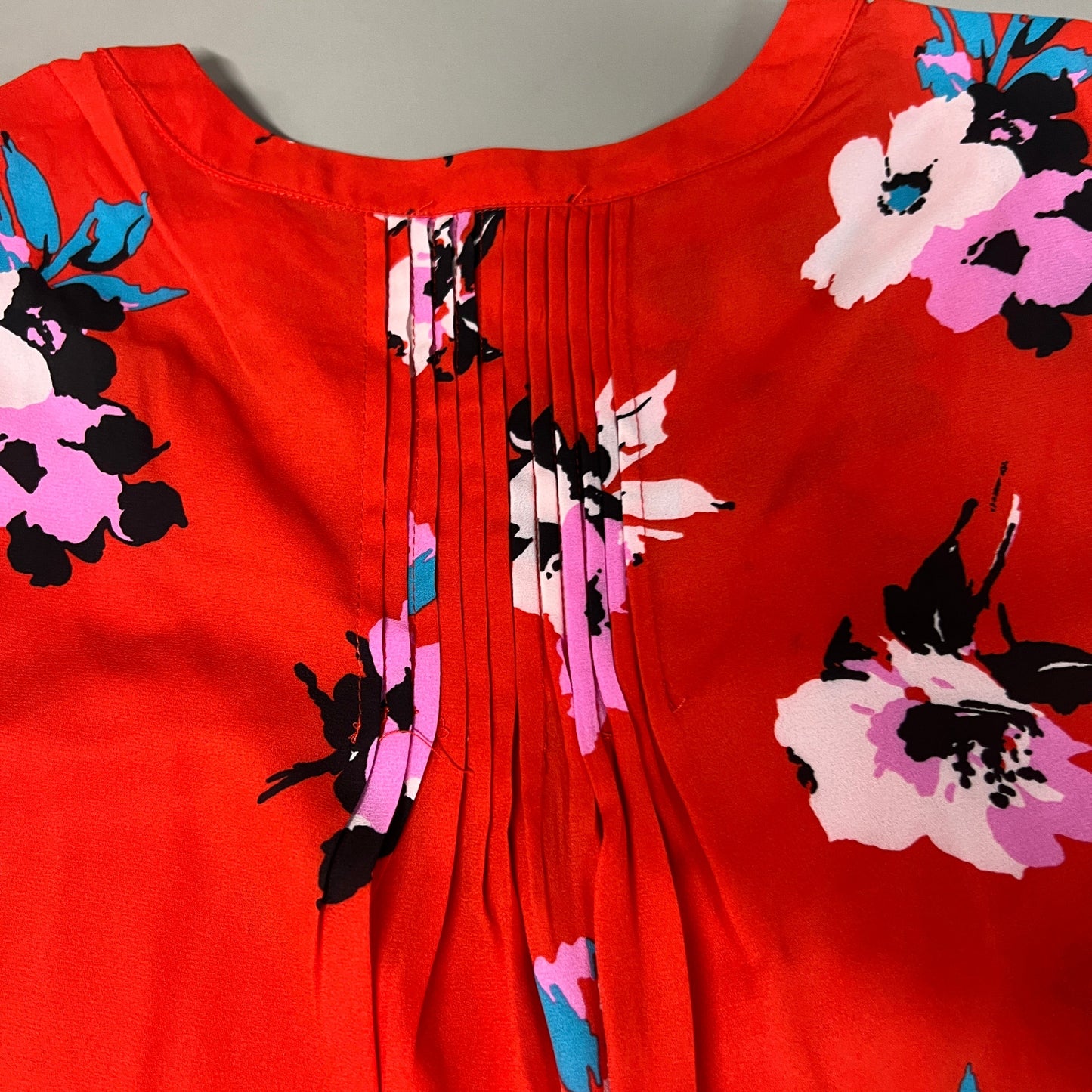 CHELSEA & THEODORE Sleeveless Blouse Women's Size L Red Floral Paisley 2165072 (NEW)