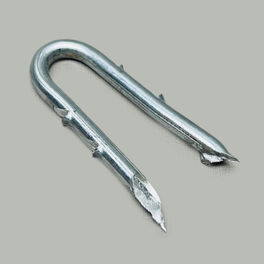HW BRAND (Hutchinson Inc) Double Barbed Galvanized Fence Staples 1-1/2" 8 lb (New)