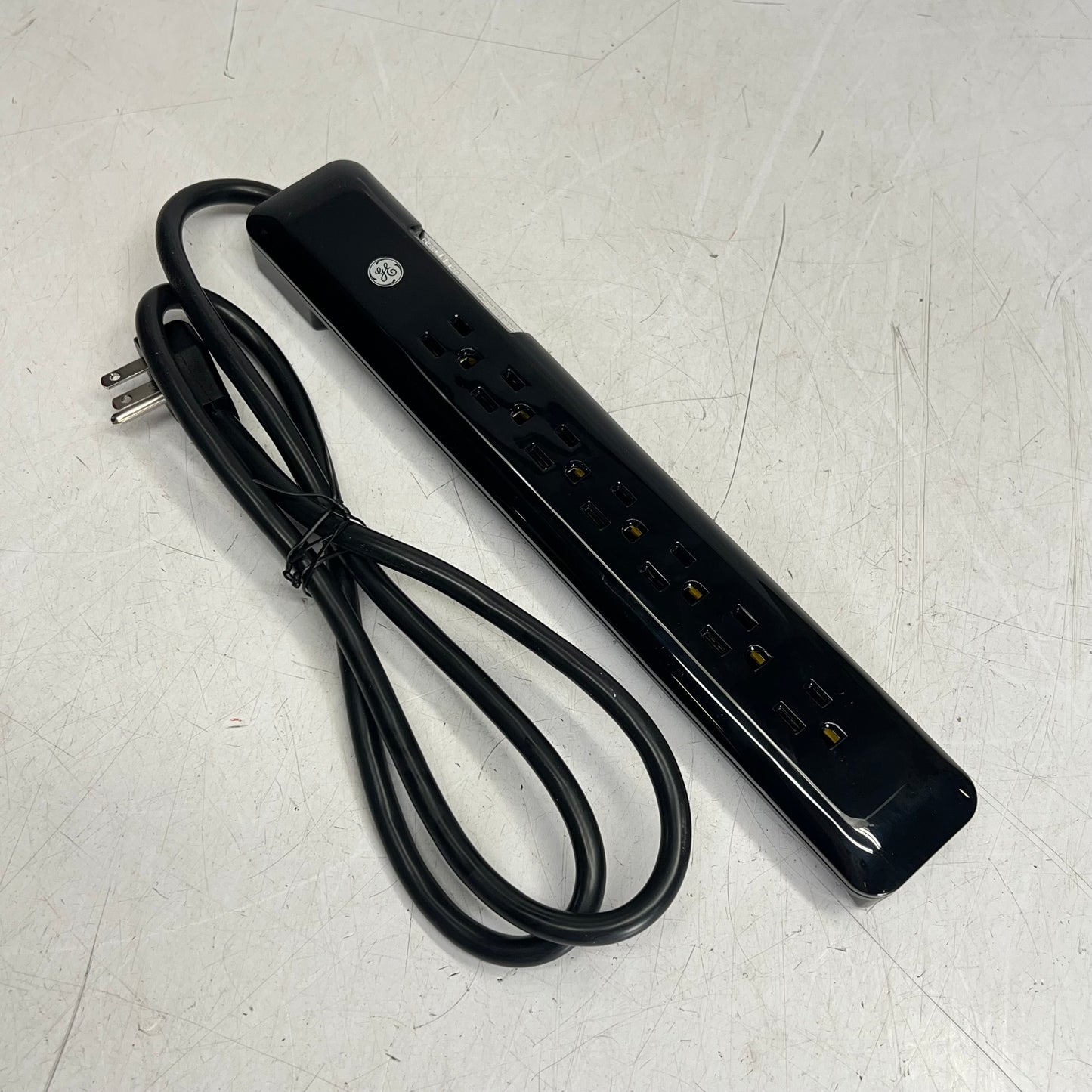 GENERAL ELECTRIC Jasco Ultra Pro Surge Protector 7 Outlet 4' Cord Black 5597
