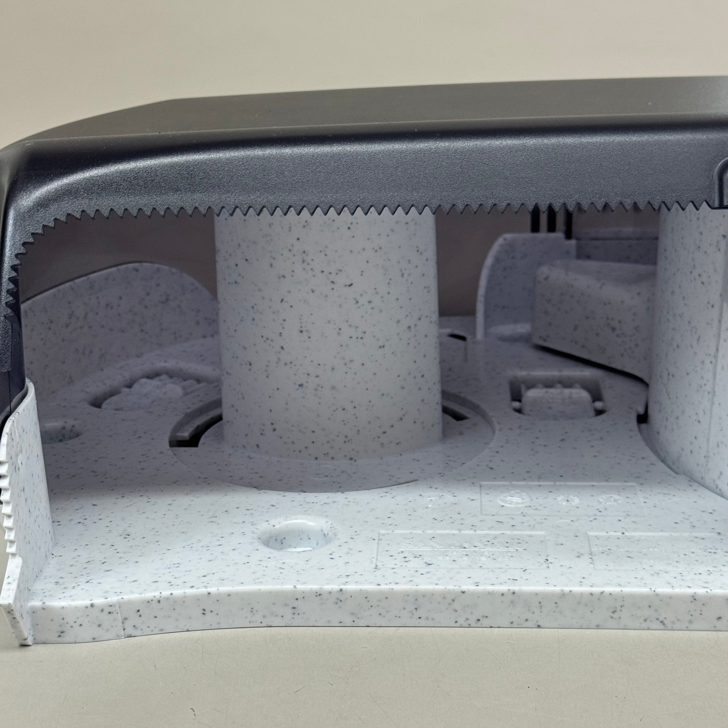 EMPRESS Twin Dispenser For 9" Jumbo Bath Tissue 19"X9"x5" Black/White EMP4000