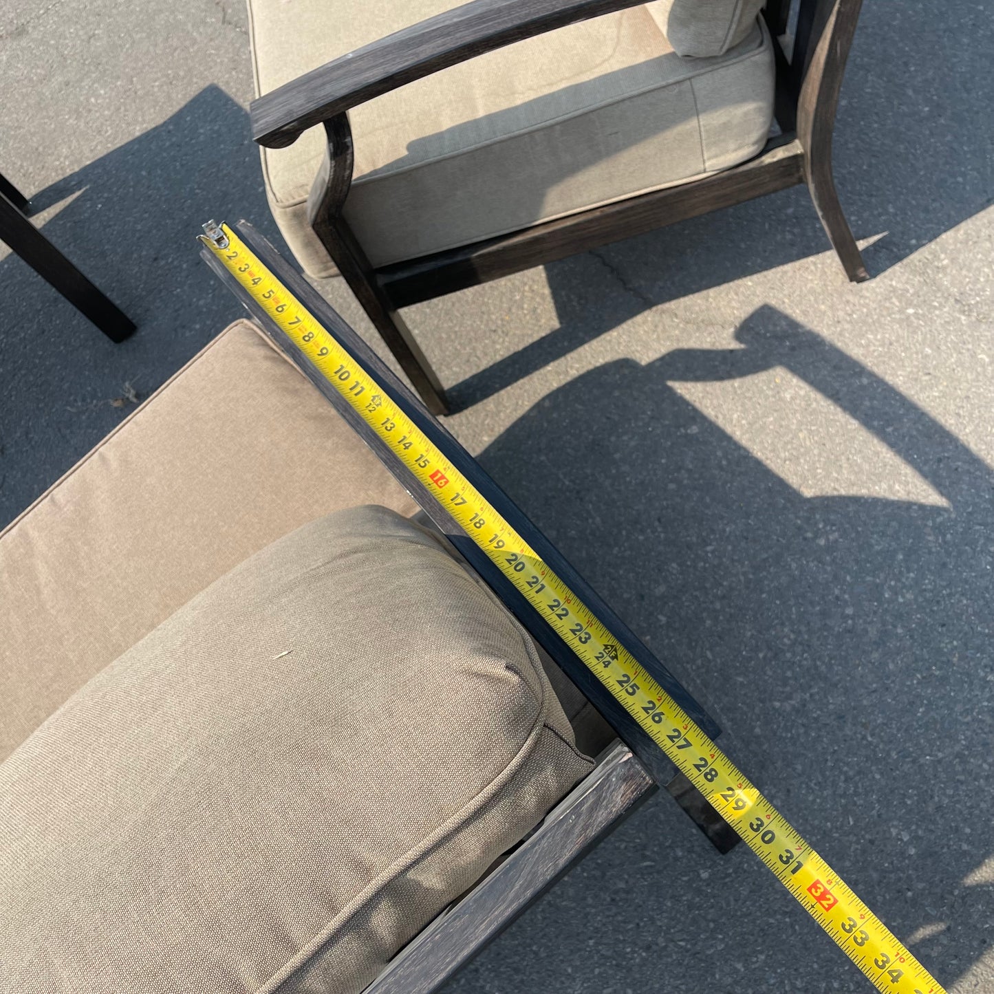 Z@ UNBRANDED 4-Piece Outdoor Aluminum Seating (New, Some Dirt)