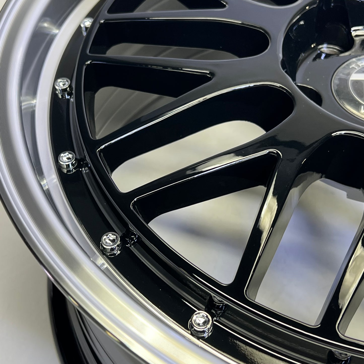 TRAKLITE Aftermarket Aluminum Alloy Wheel 18"x8.5"-5x114.3mm Glossy Black 506-2