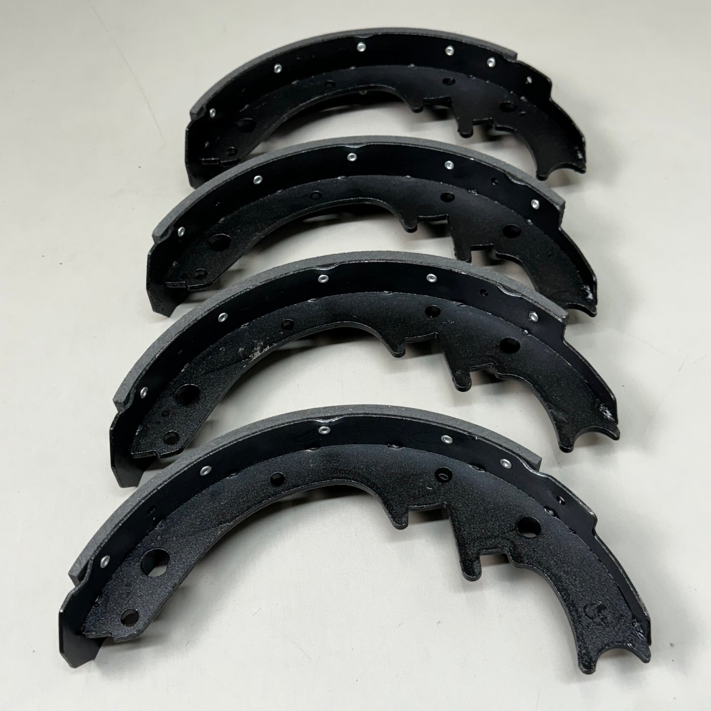 WAGNER QS Ceramic Disc Brake Shoes Set 9 1/2" x 5 1/2" Black Z152R