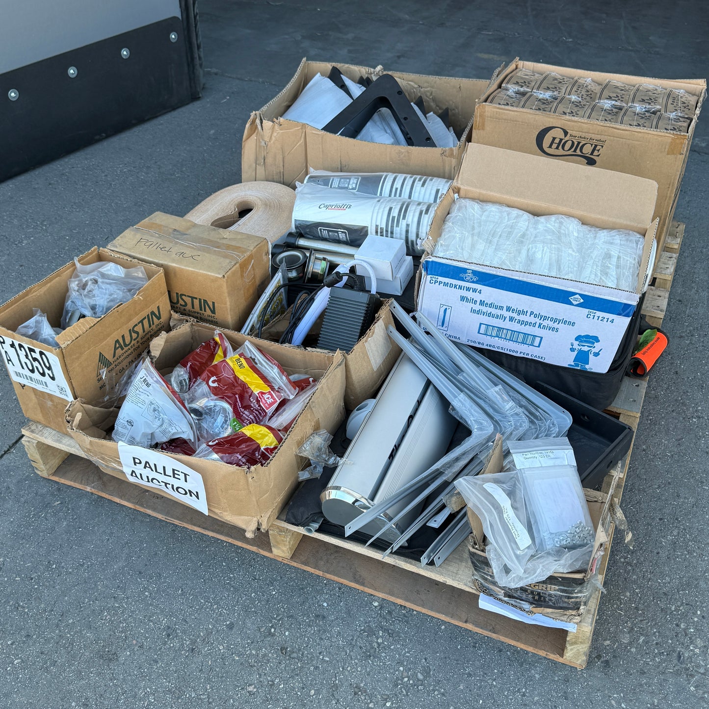 ZA@ Pallet of MIXED Paper Cups, Brackets, Fenders, Mate, Plumbing Parts, Hot Cup Sleeves, Bike Fender, & MORE! (AS-IS)