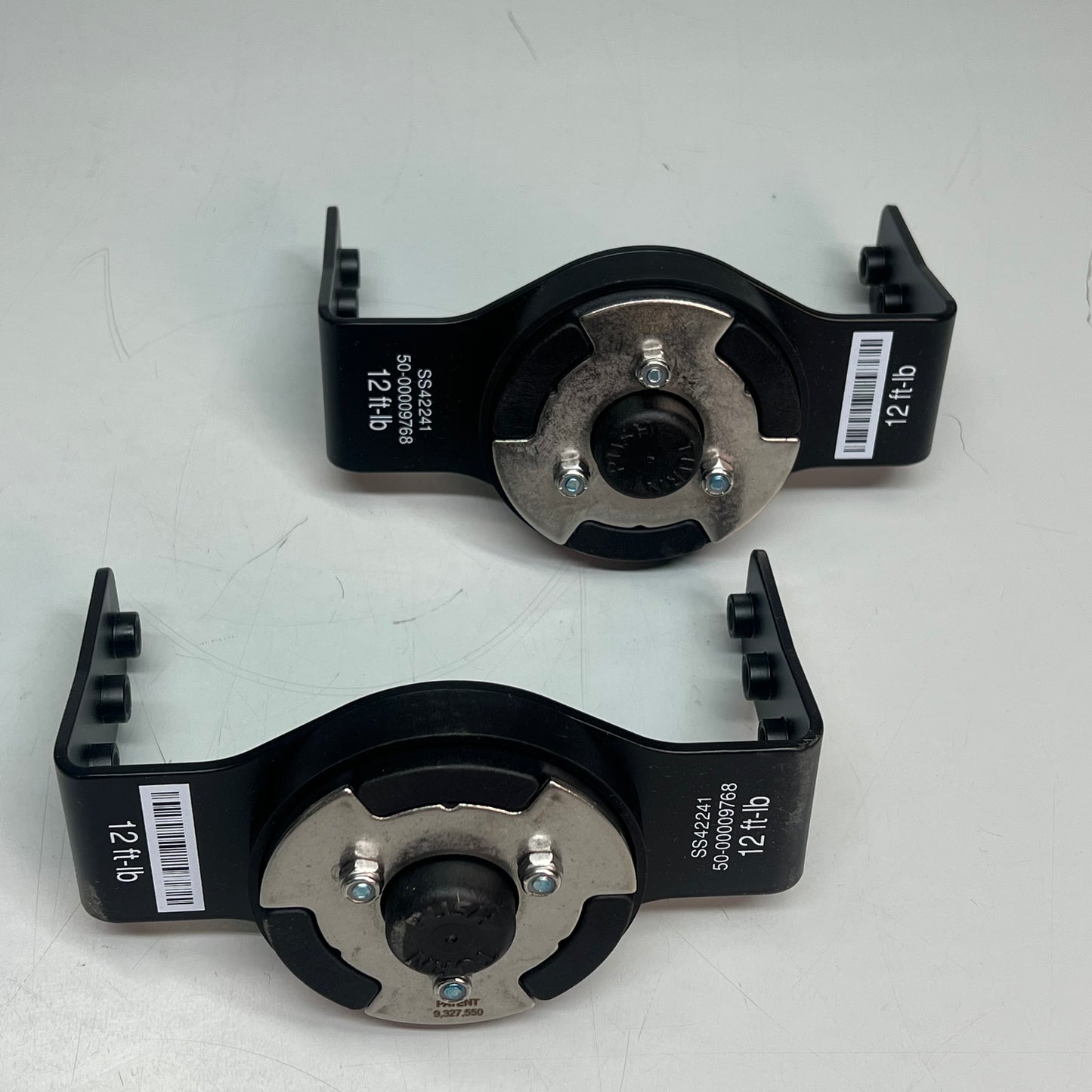 APERIA Flow Below Latches Axle Kit Cyclone W/ Hardware Black/Chrome AK-500FB