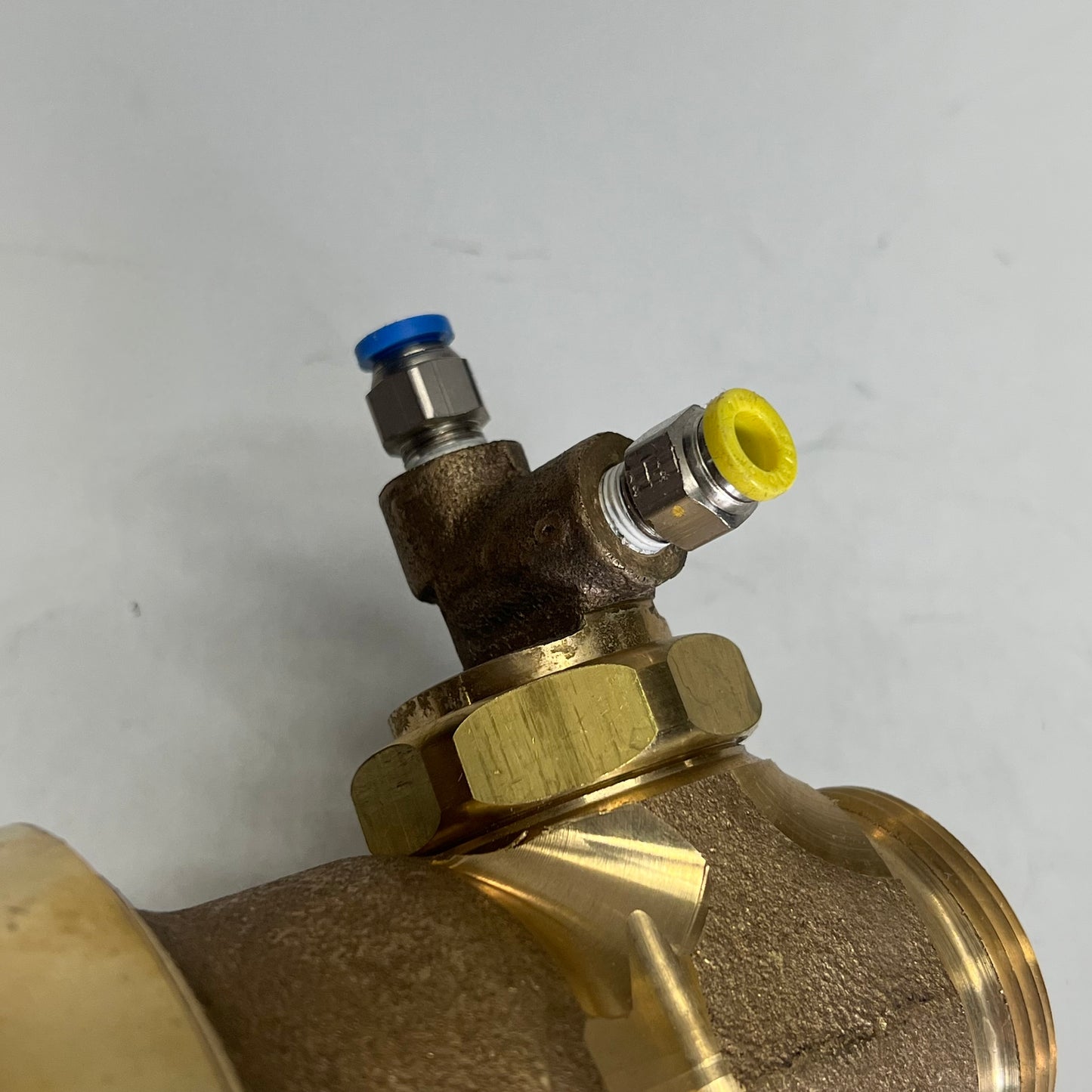 SLOAN Segment Diaphragm Concealed Water Svr Ci3.5 GPF/13.2 LPF Brass 3988914