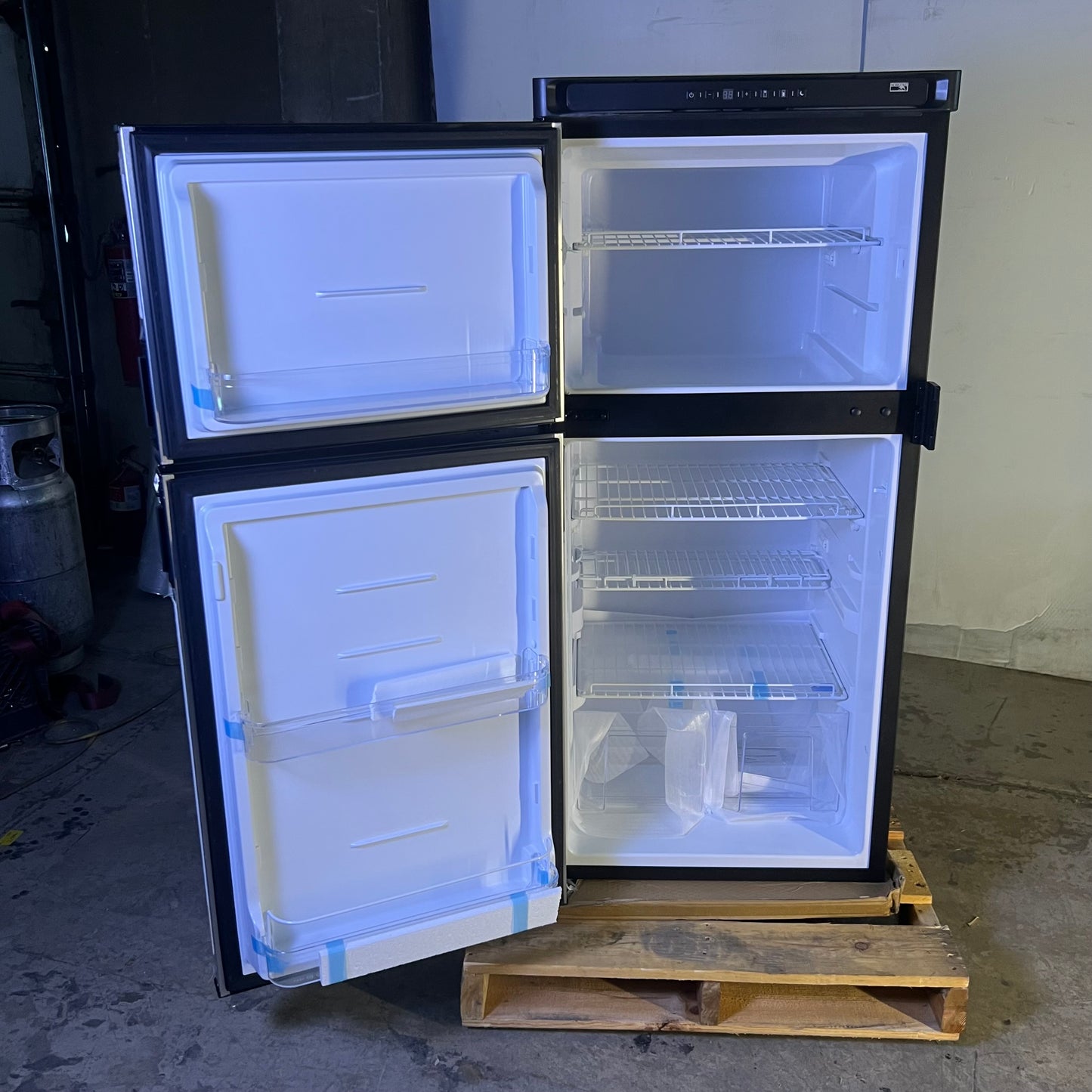 NORCOLD Polar Full Rv Fridge/Freezer 8.2 Cu ft. 12V Stainless N8DCSSL