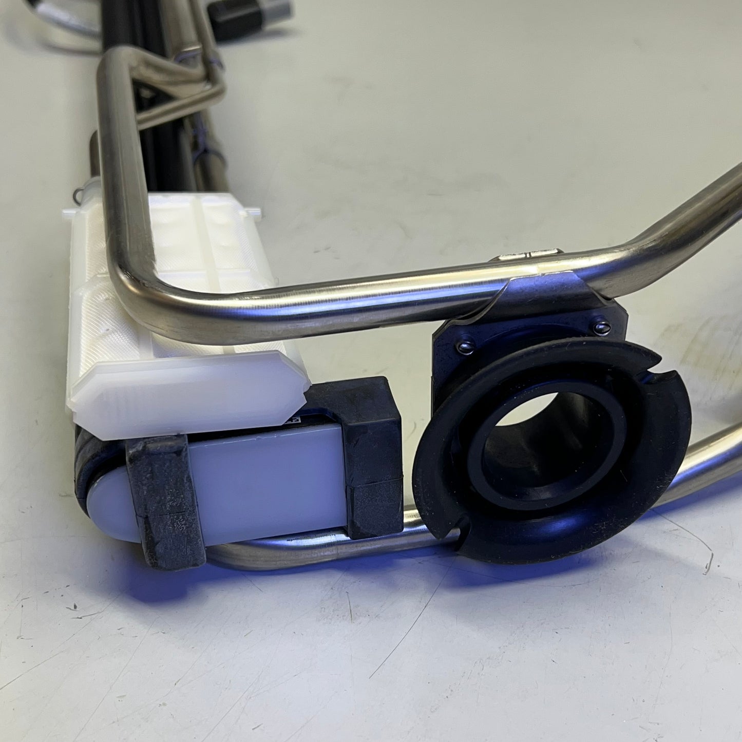 NAVISTAR Genuine International Def Diesel Exhaust Fluid Sensor 5012175R91