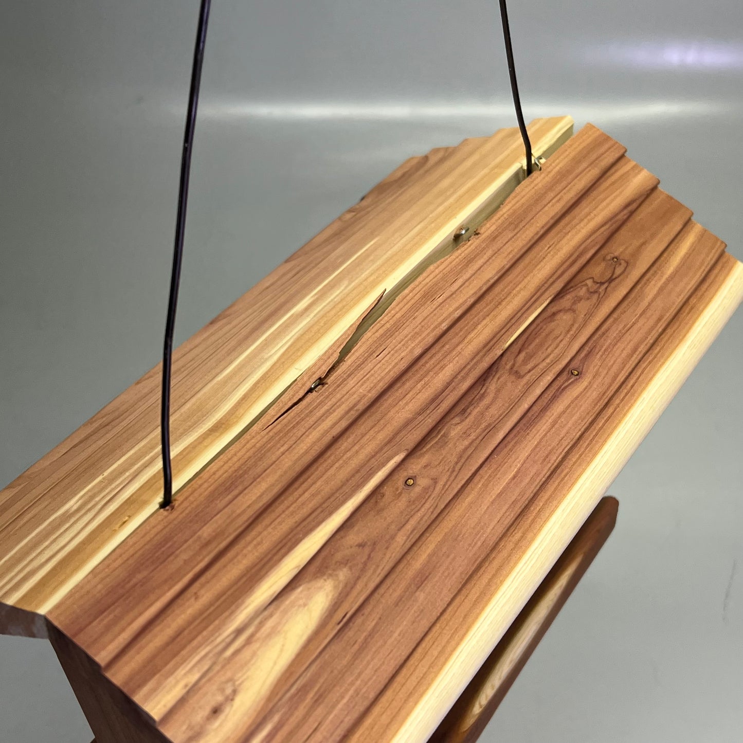 ZA@ PENNINGTON Red Cedar Natures Friend Hopper Bird Feeder 3 Lbs Cap Brown (As-is)