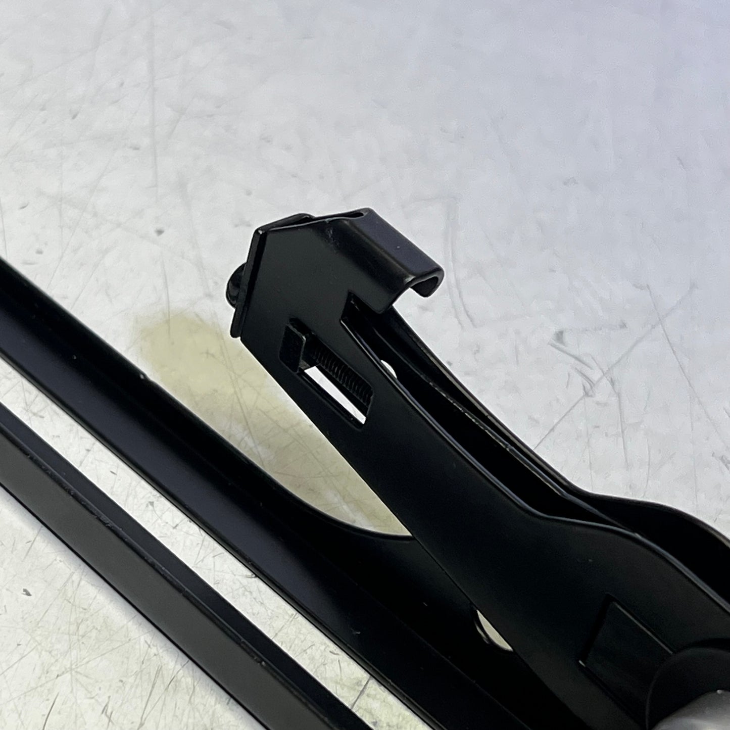 SANUS Wall Mount For Flat TV Panel Display 42"-90" 151 lbs Load Cap Black VLT5B1