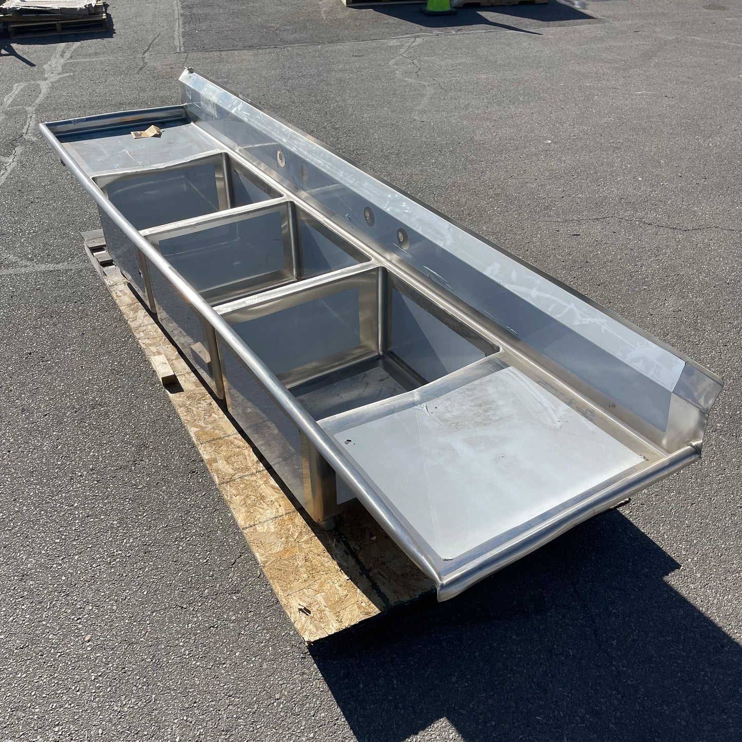 ZA@ Pallet of REGENCY 3 Compartment Commercial Sink Stainless Steel 600S32424224 (AS-IS)