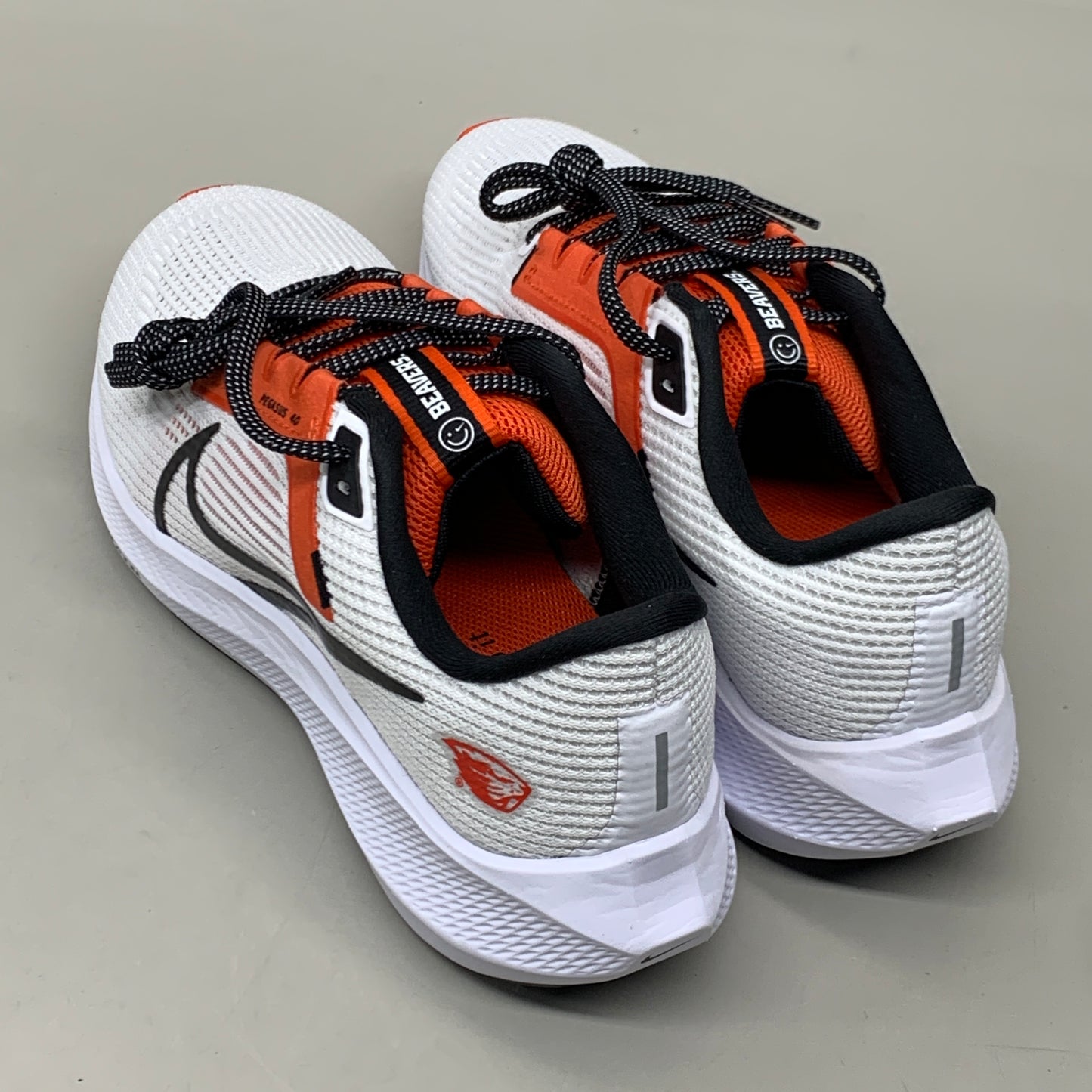 NIKE Zoom Pegasus 40 Oregon St White Team Orange & Black 6.5 W 5 M DZ5954-100