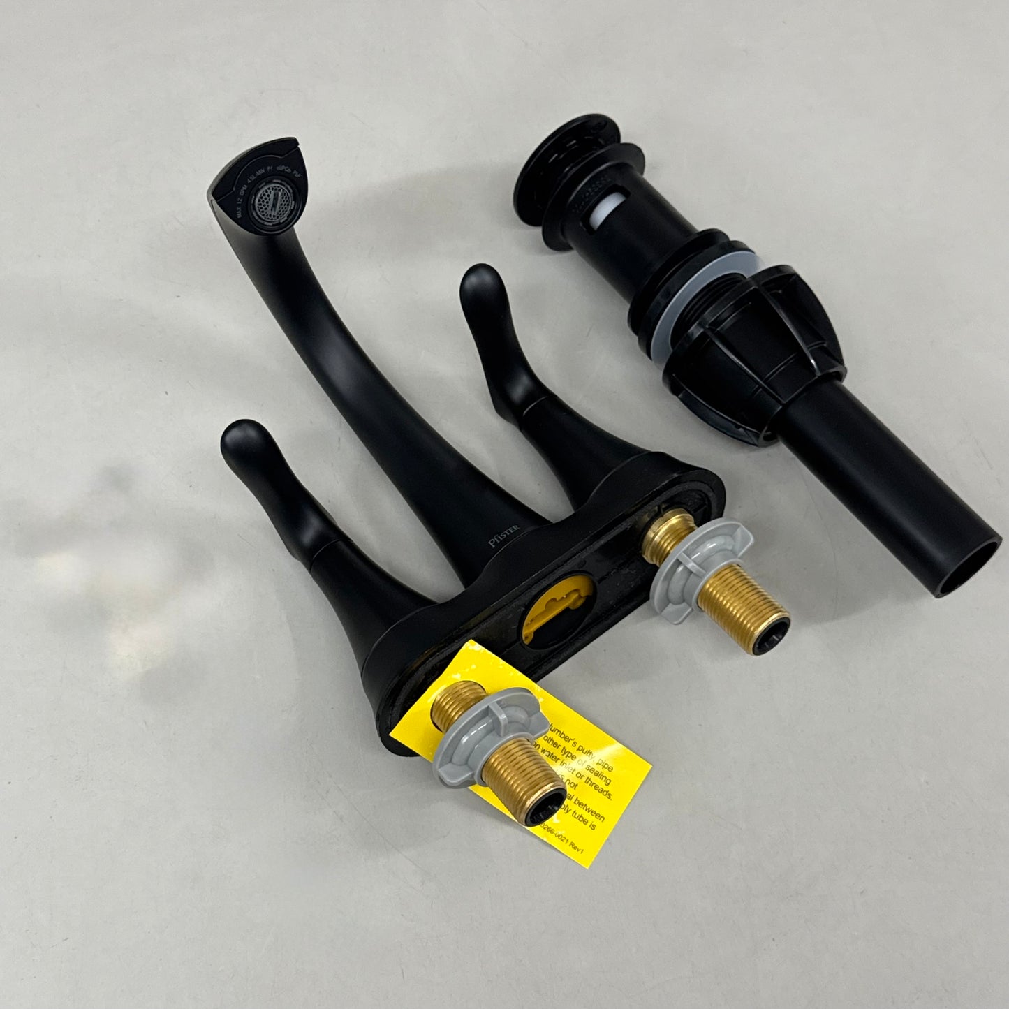 PFISTER Weller Centerset Lavatory Faucet With Pop-up 4" Matte Black LG48-WRPB (New Other)