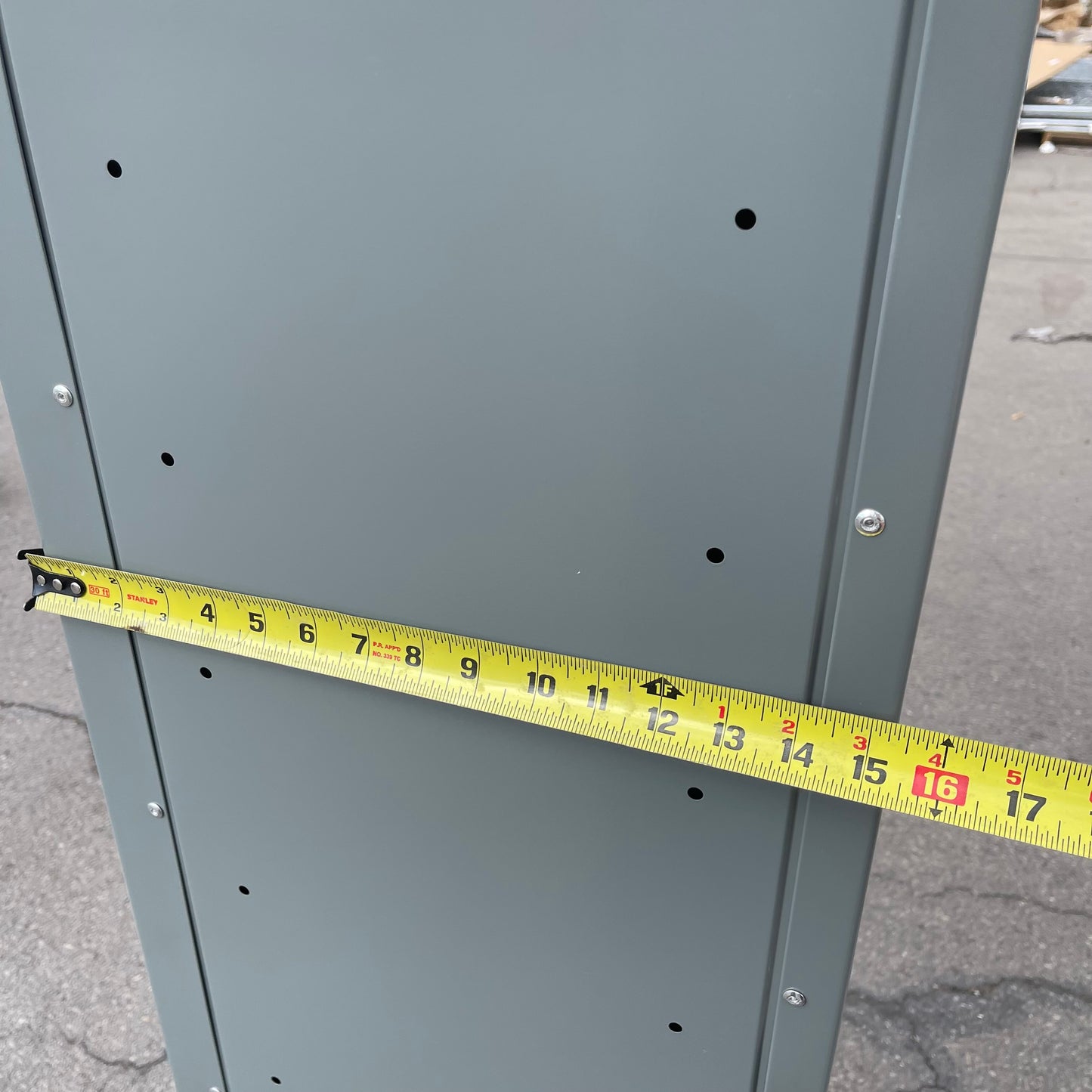 ZA@ HALLOWELL One Wide, Single Tier Locker Grey (AS-IS)(A)